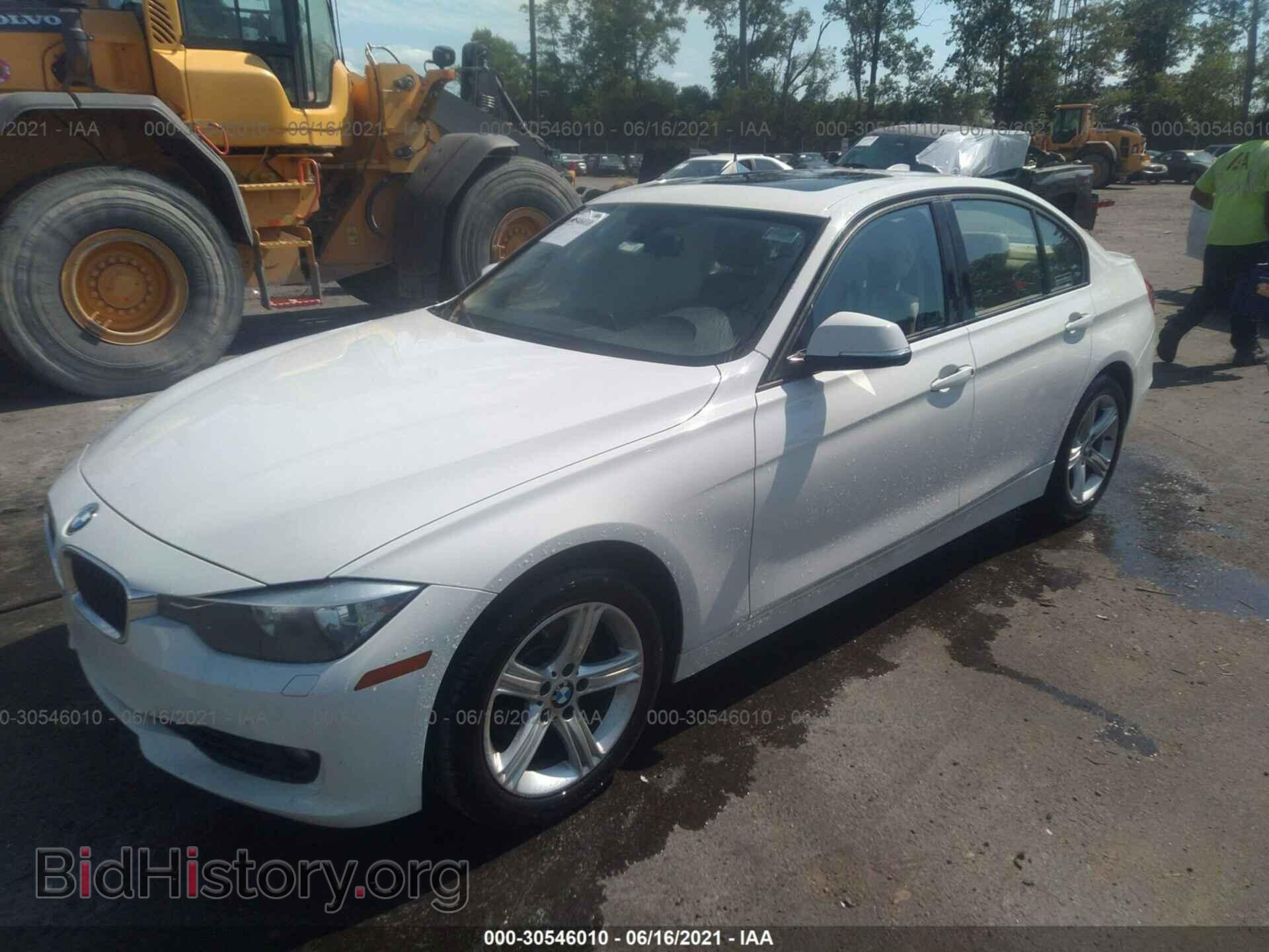 2013 BMW 3 SERIES - VIN: WBA3A5C59DF357918 - Фото 2