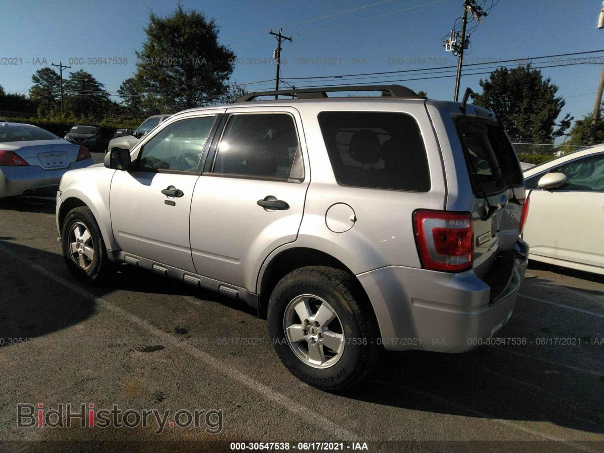 2011 FORD ESCAPE - VIN: 1FMCU0DG4BKA90975 - Фото 3