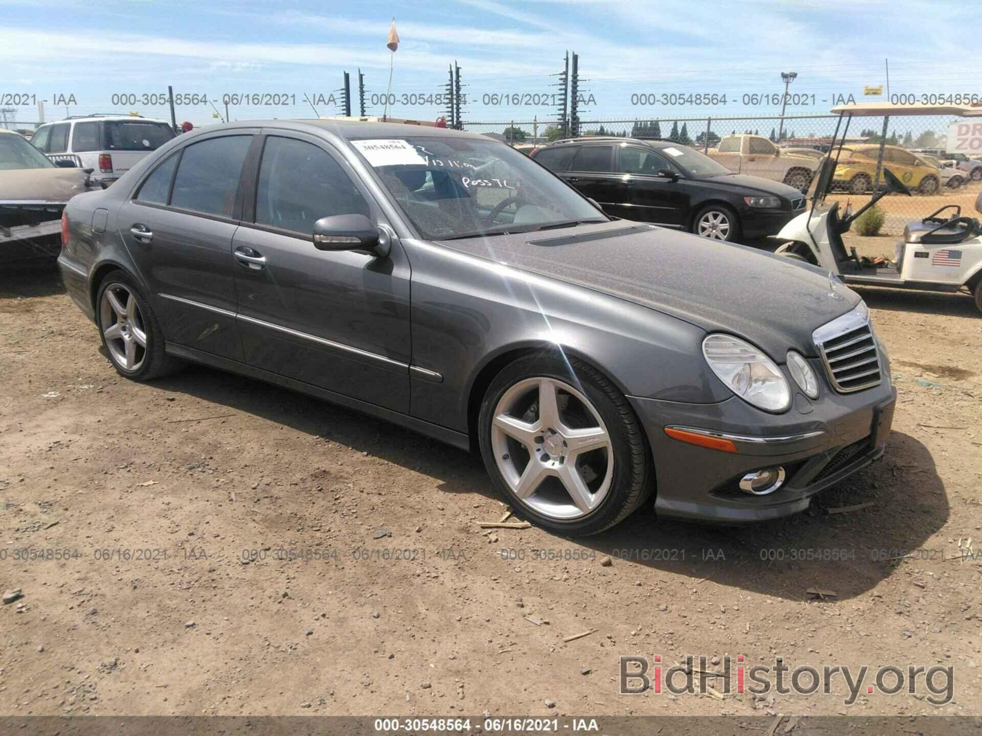 Photo WDBUF56X98B263927 - MERCEDES-BENZ E-CLASS 2008