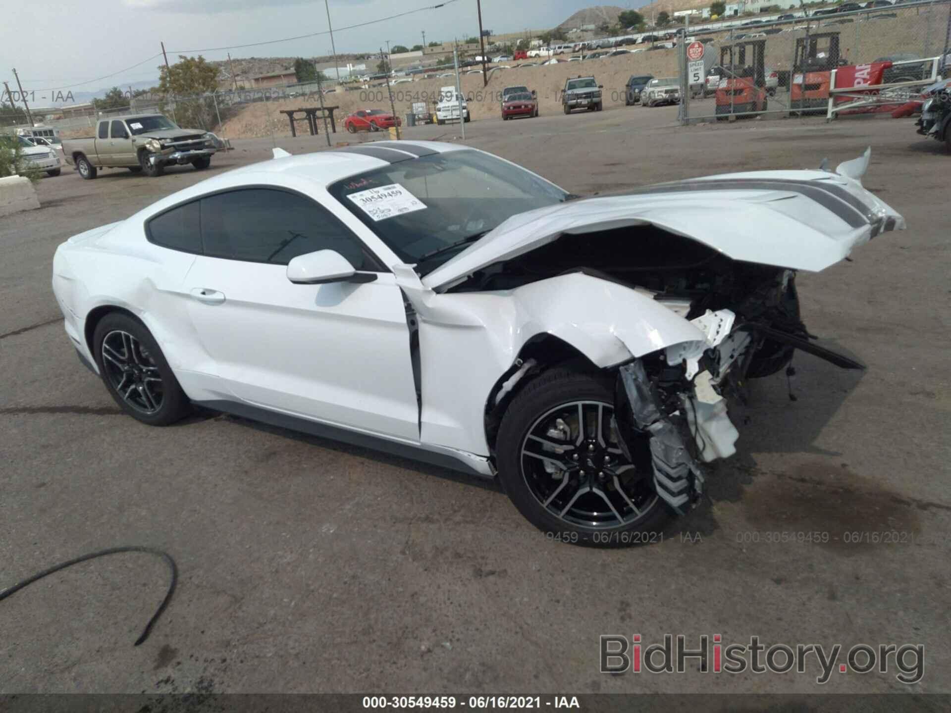 Photo 1FA6P8TH1L5170130 - FORD MUSTANG 2020
