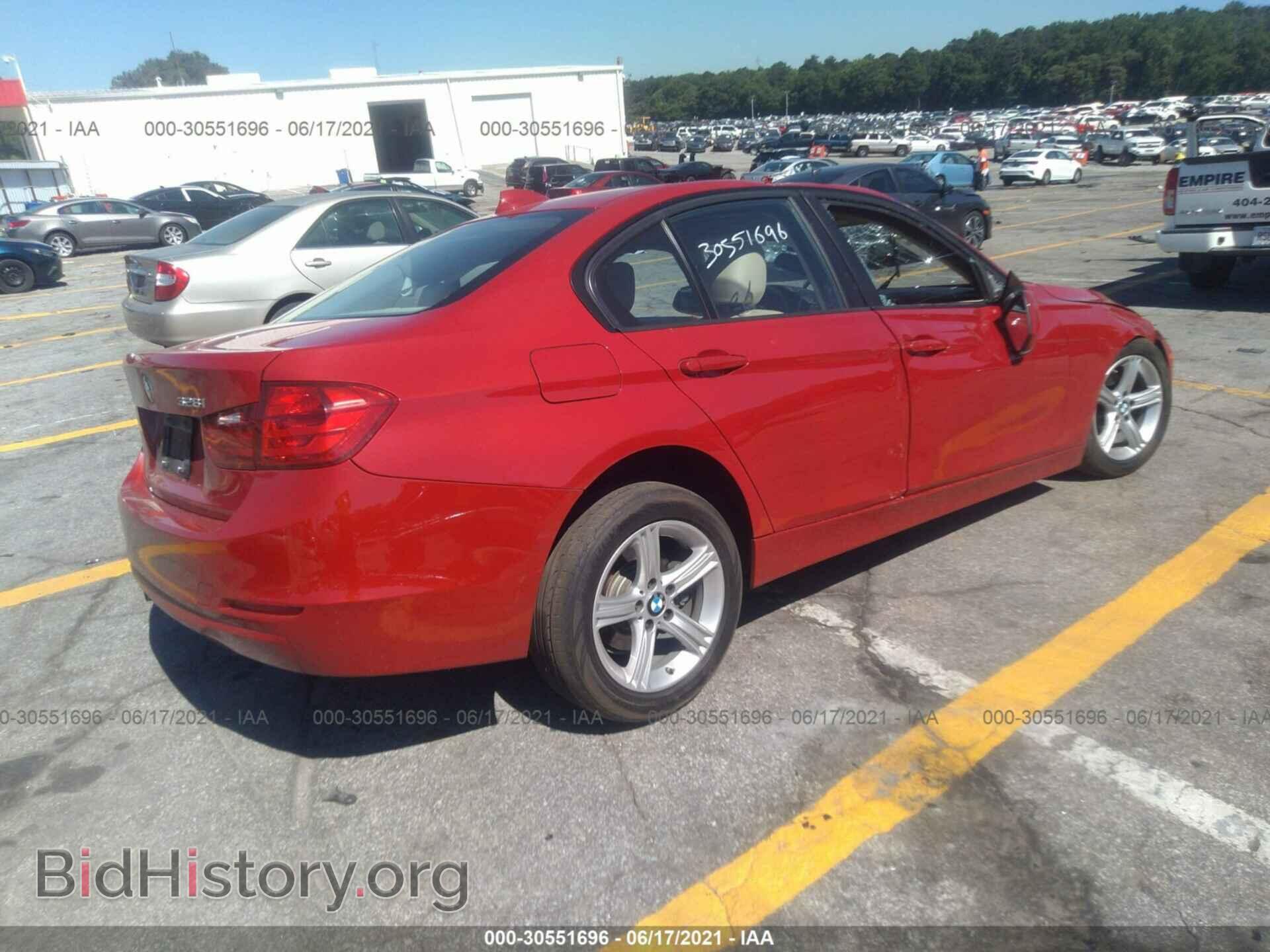 2013 BMW 3 SERIES - VIN: WBA3A5C50DF357676 - Фото 4