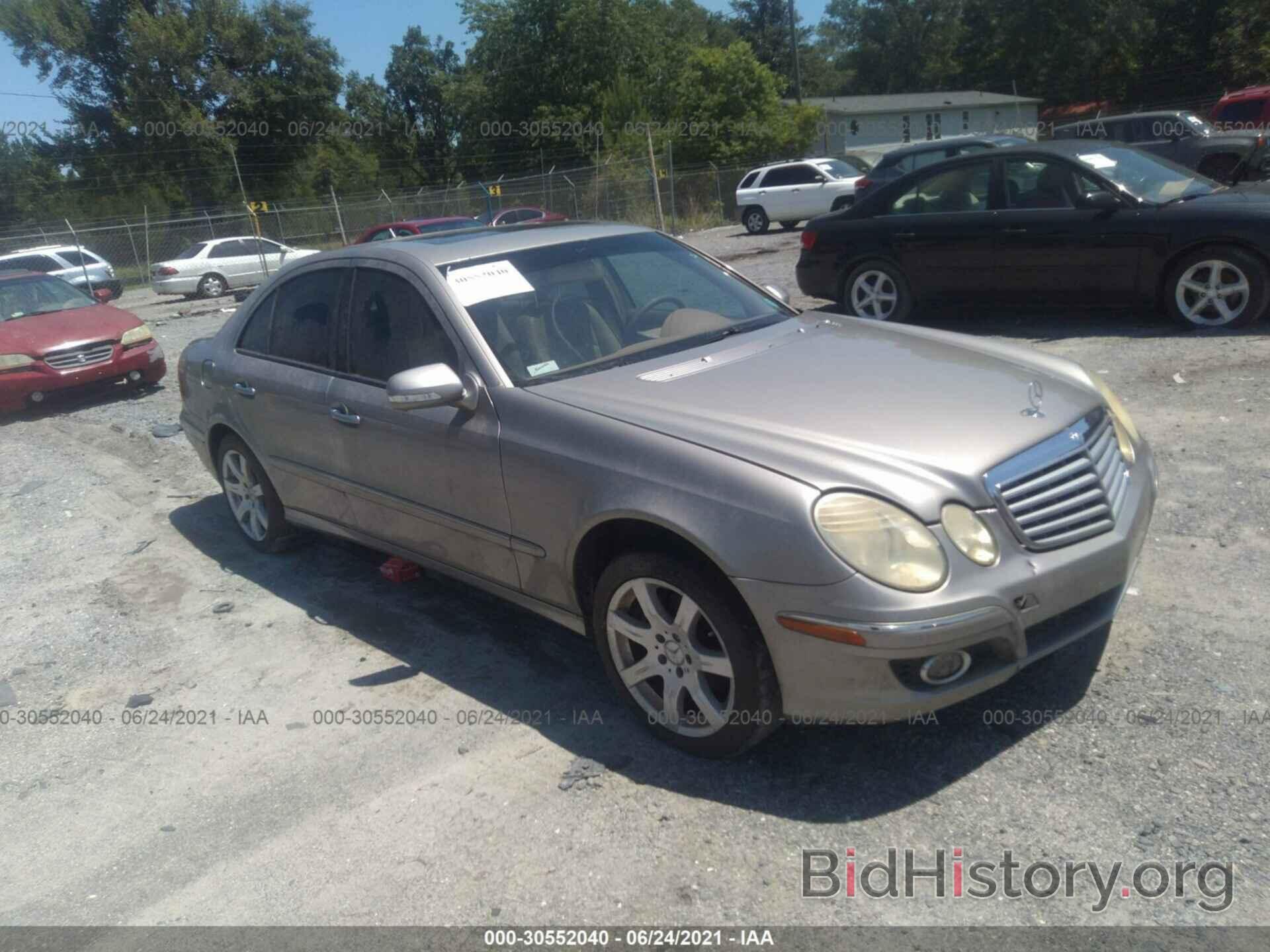 Photo WDBUF56XX7A985136 - MERCEDES-BENZ E-CLASS 2007