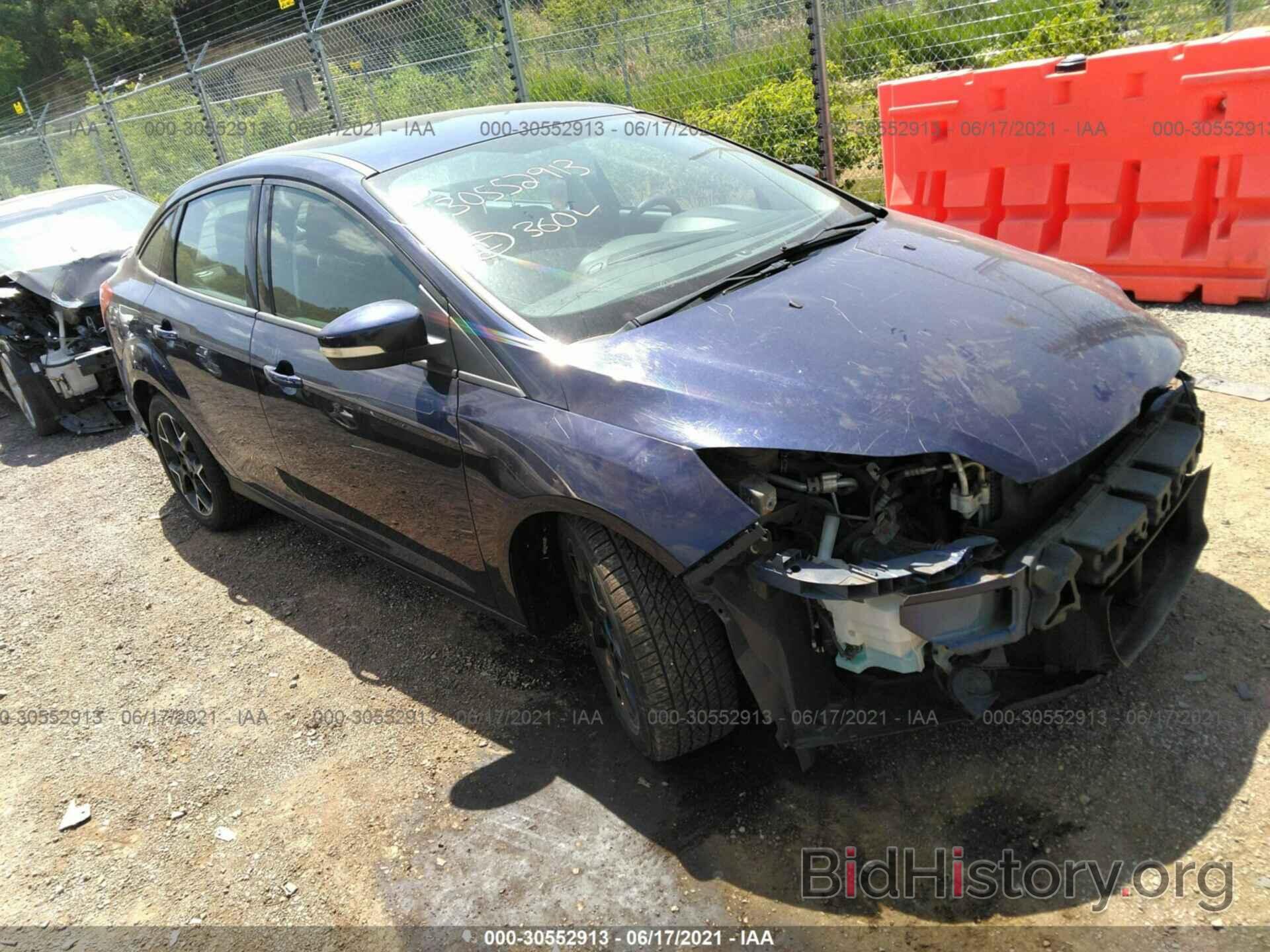 Photo 1FAHP3F2XCL113875 - FORD FOCUS 2012