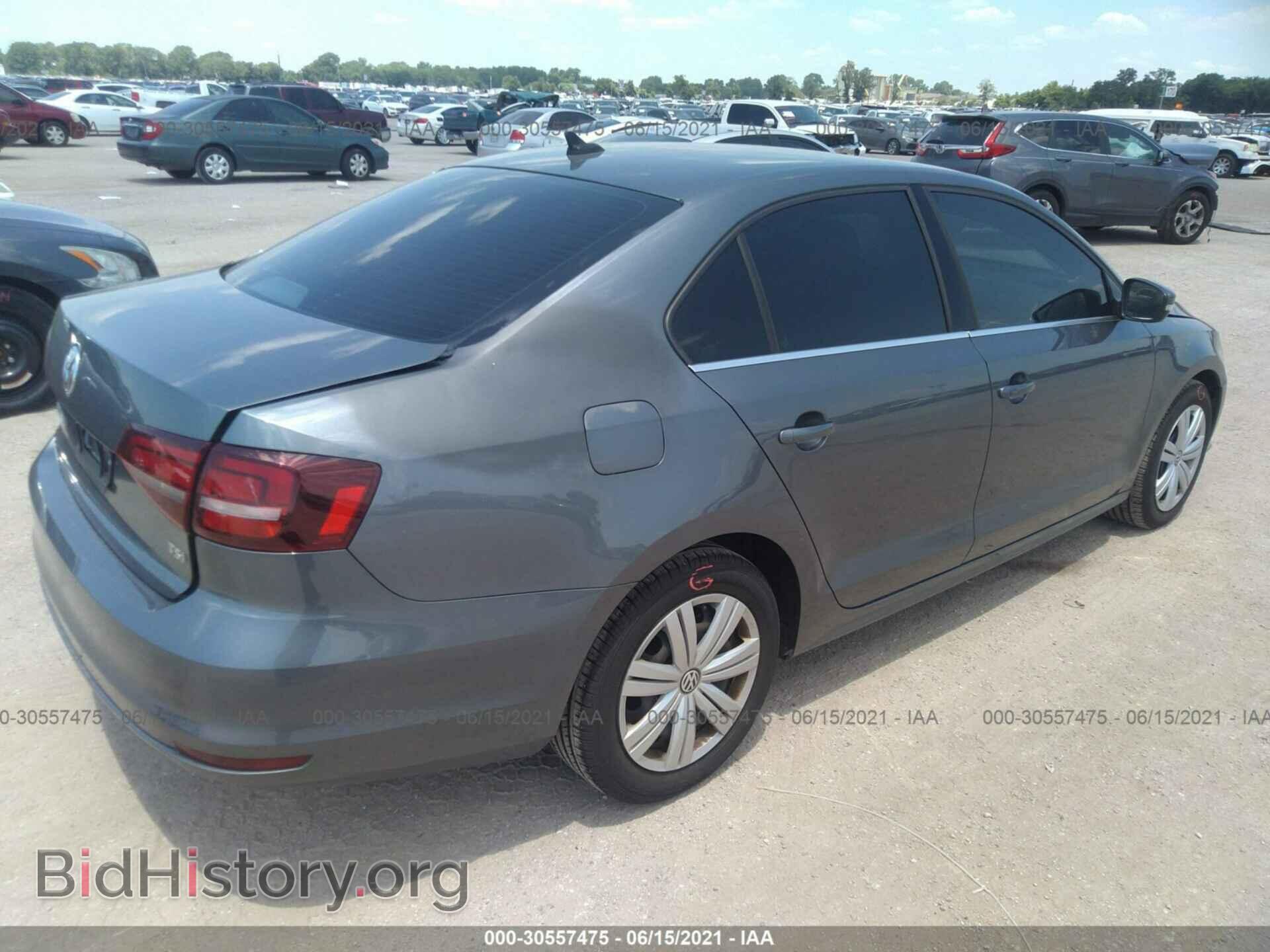 2017 VOLKSWAGEN JETTA - VIN: 3VWDB7AJ2HM314251 - Фото 4