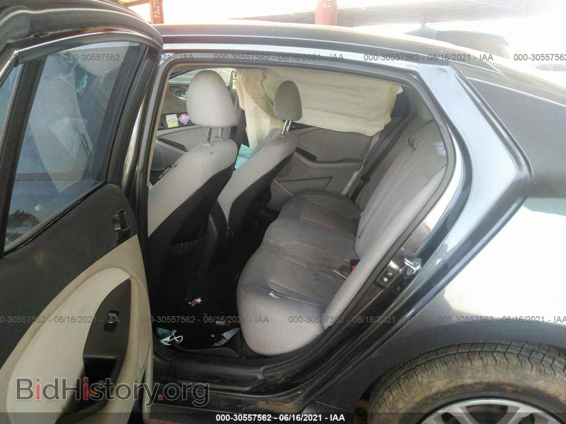 2011 KIA OPTIMA - VIN: KNAGM4A75B5123821 - Photo 8