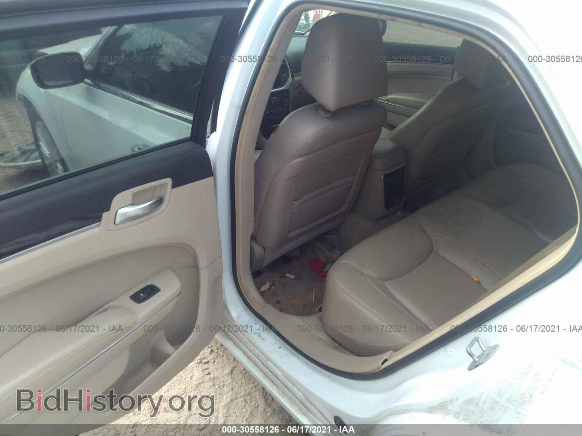 2012 CHRYSLER 300 - VIN: 2C3CCAHG8CH184832 - Photo 8
