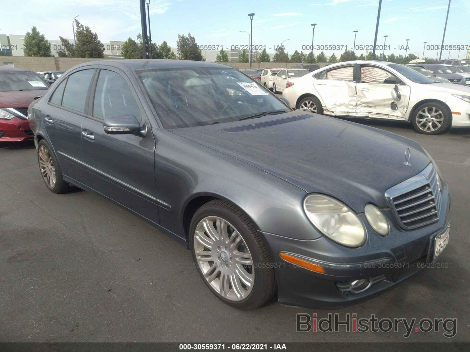 Photo WDBUF56X38B252633 - MERCEDES-BENZ E-CLASS 2008