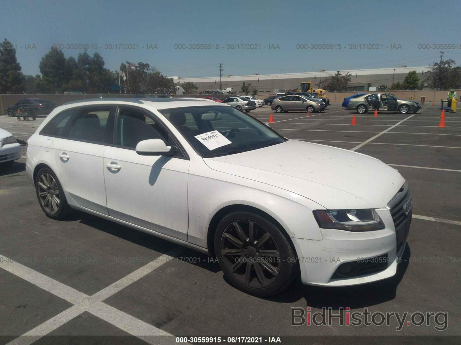 Photo WAUSFAFL7BA028418 - AUDI A4 2011