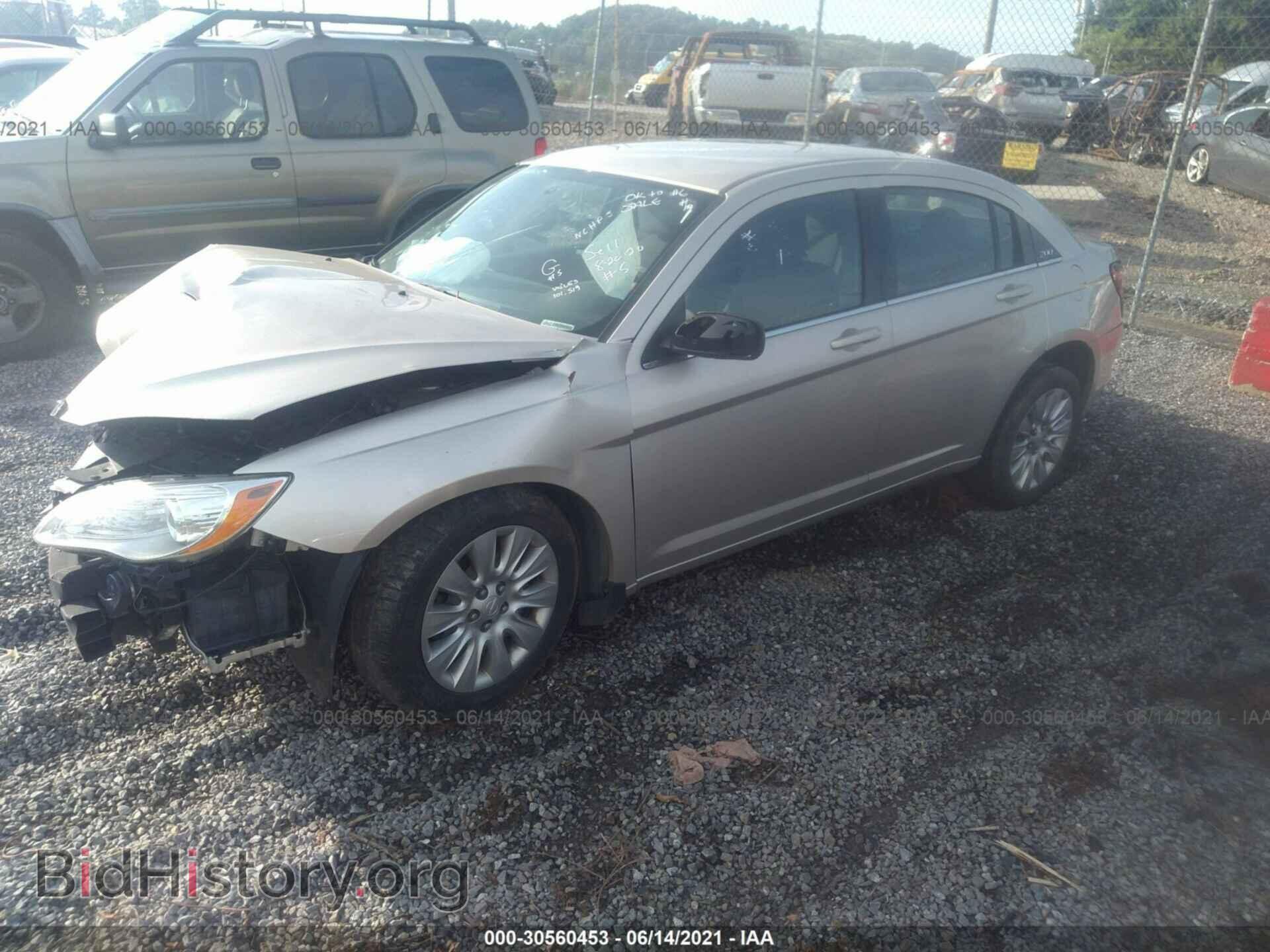 2014 CHRYSLER 200 - VIN: 1C3CCBAB2EN209304 - Фото 2