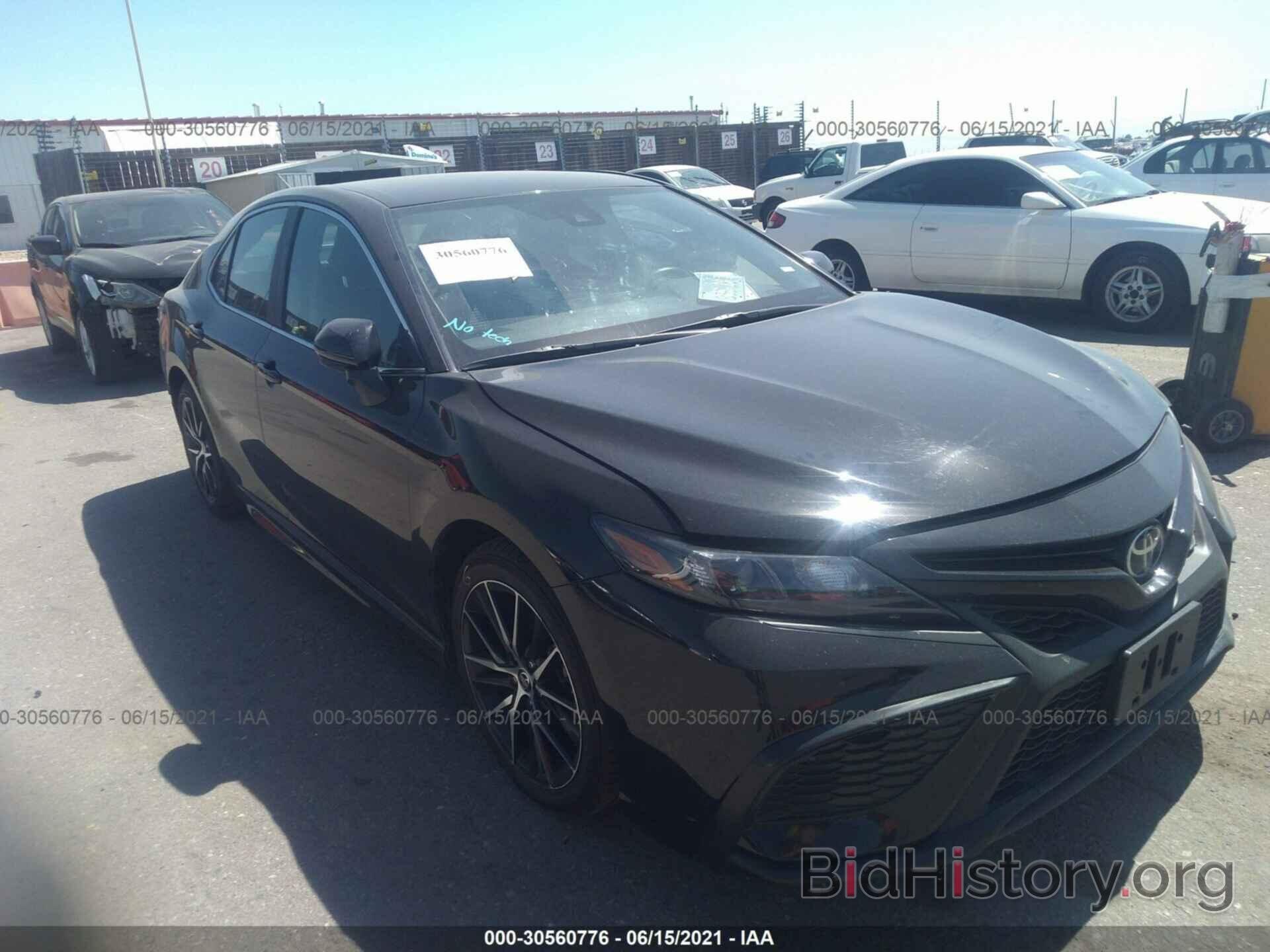 Photo 4T1G11AKXMU521495 - TOYOTA CAMRY 2021