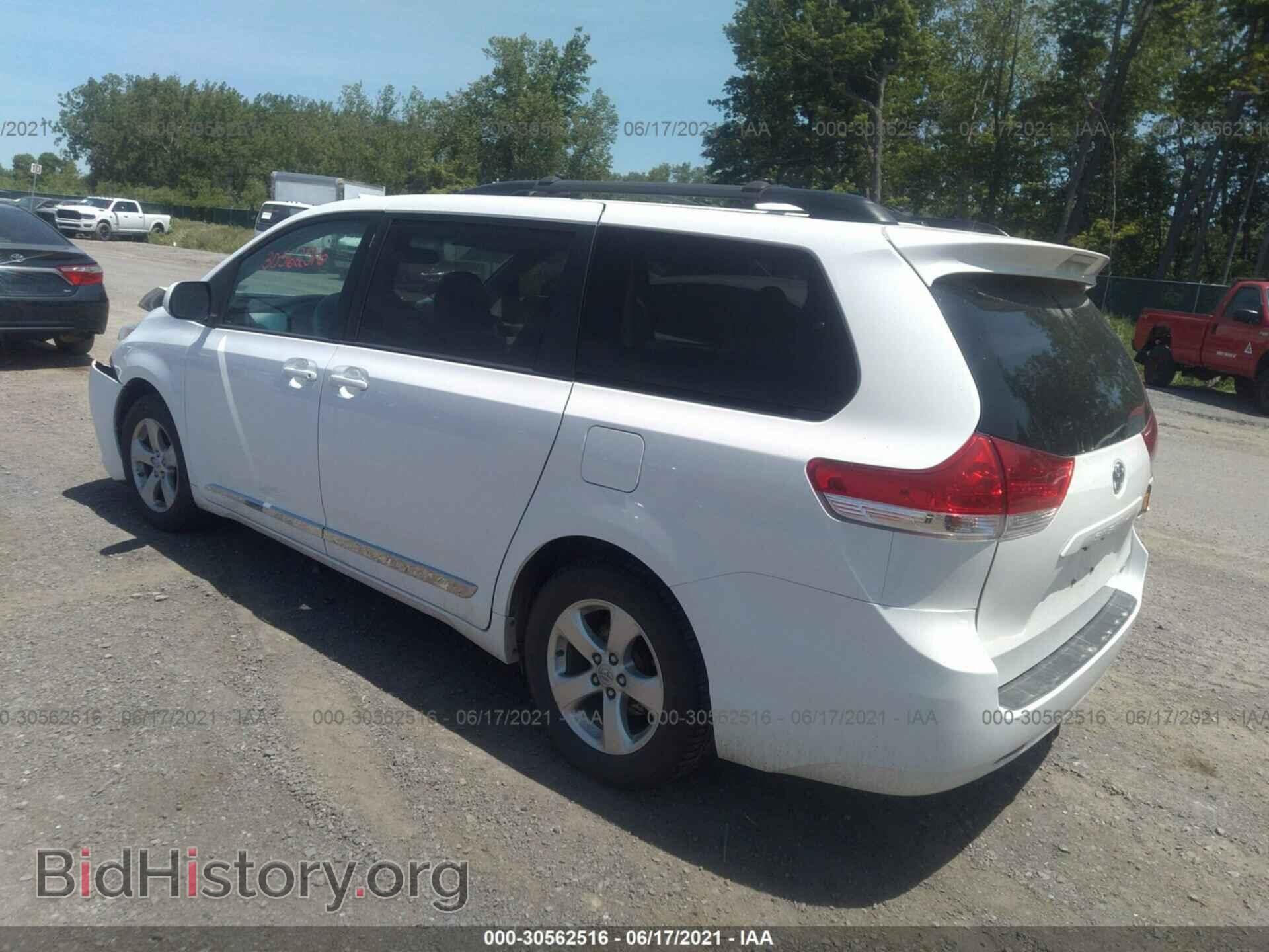 2013 TOYOTA SIENNA - VIN: 5TDKK3DC8DS395153 - Фото 3