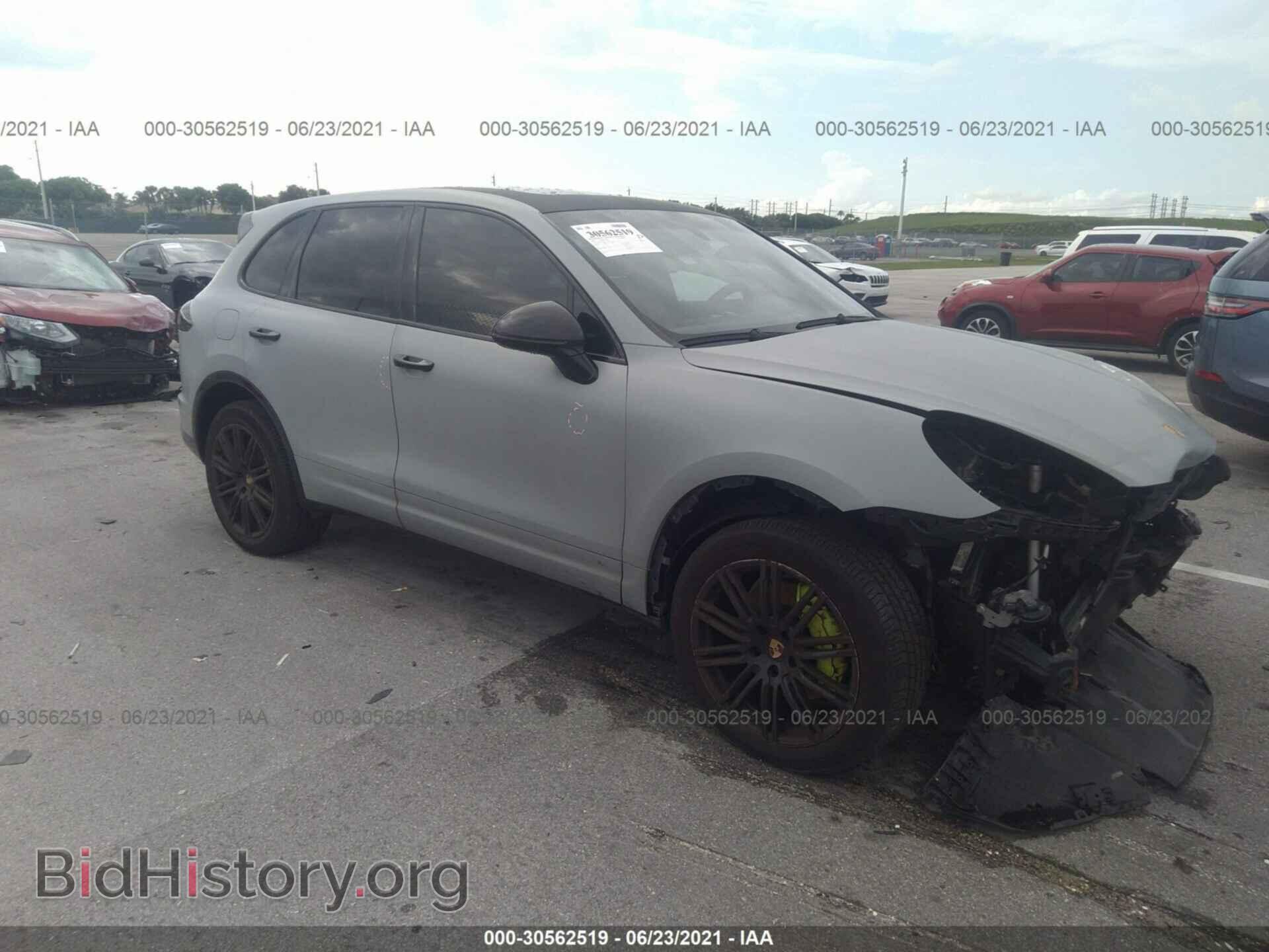 Photo WP1AA2A20GLA01394 - PORSCHE CAYENNE 2016