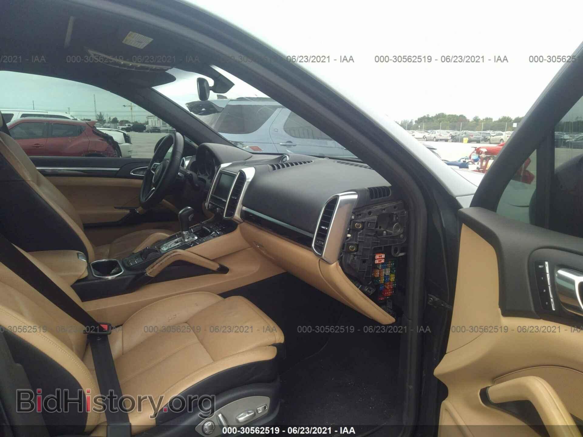 2016 PORSCHE CAYENNE - VIN: WP1AA2A20GLA01394 - Фото 5