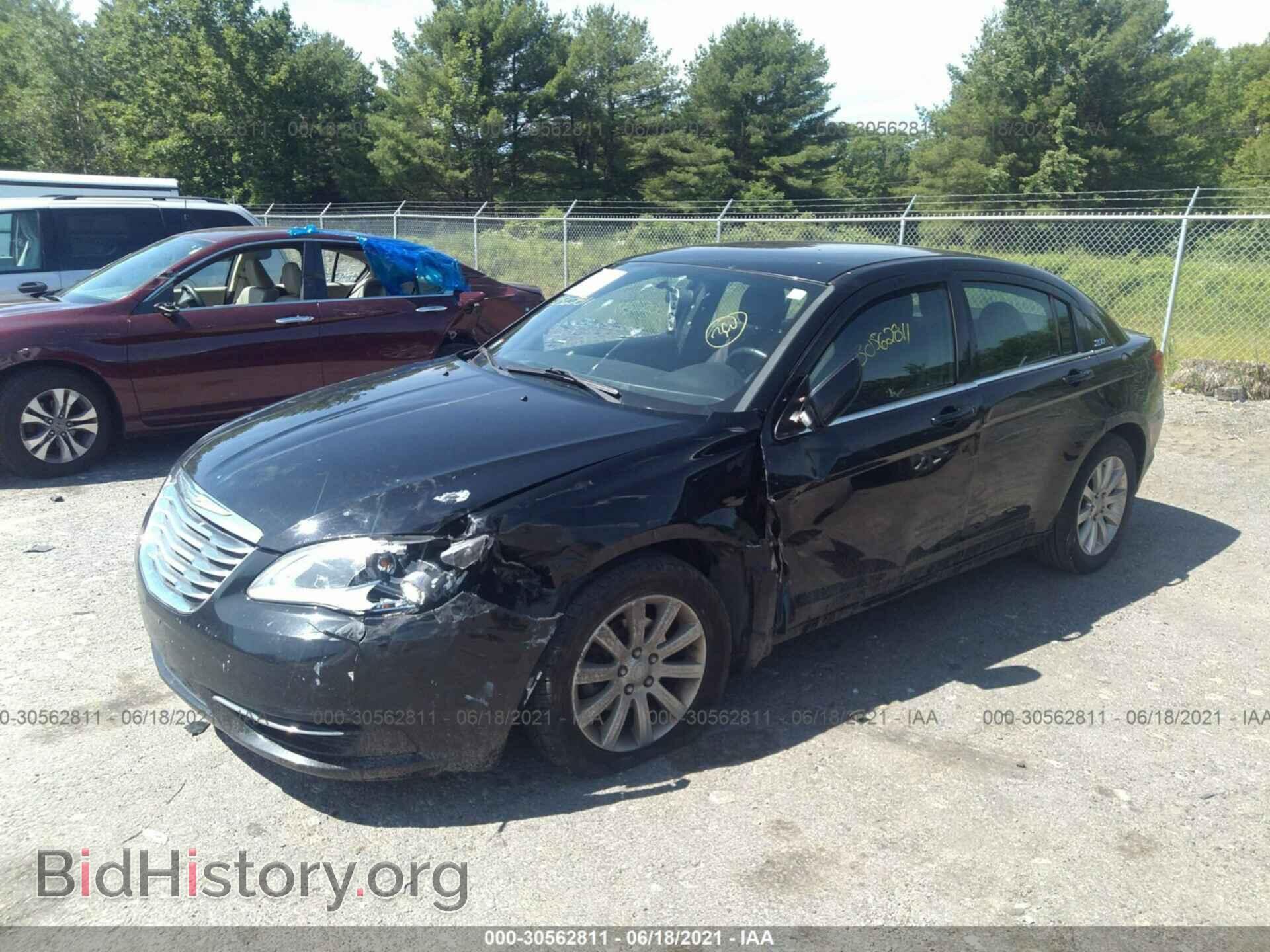 2013 CHRYSLER 200 - VIN: 1C3CCBBB7DN699087 - Фото 2
