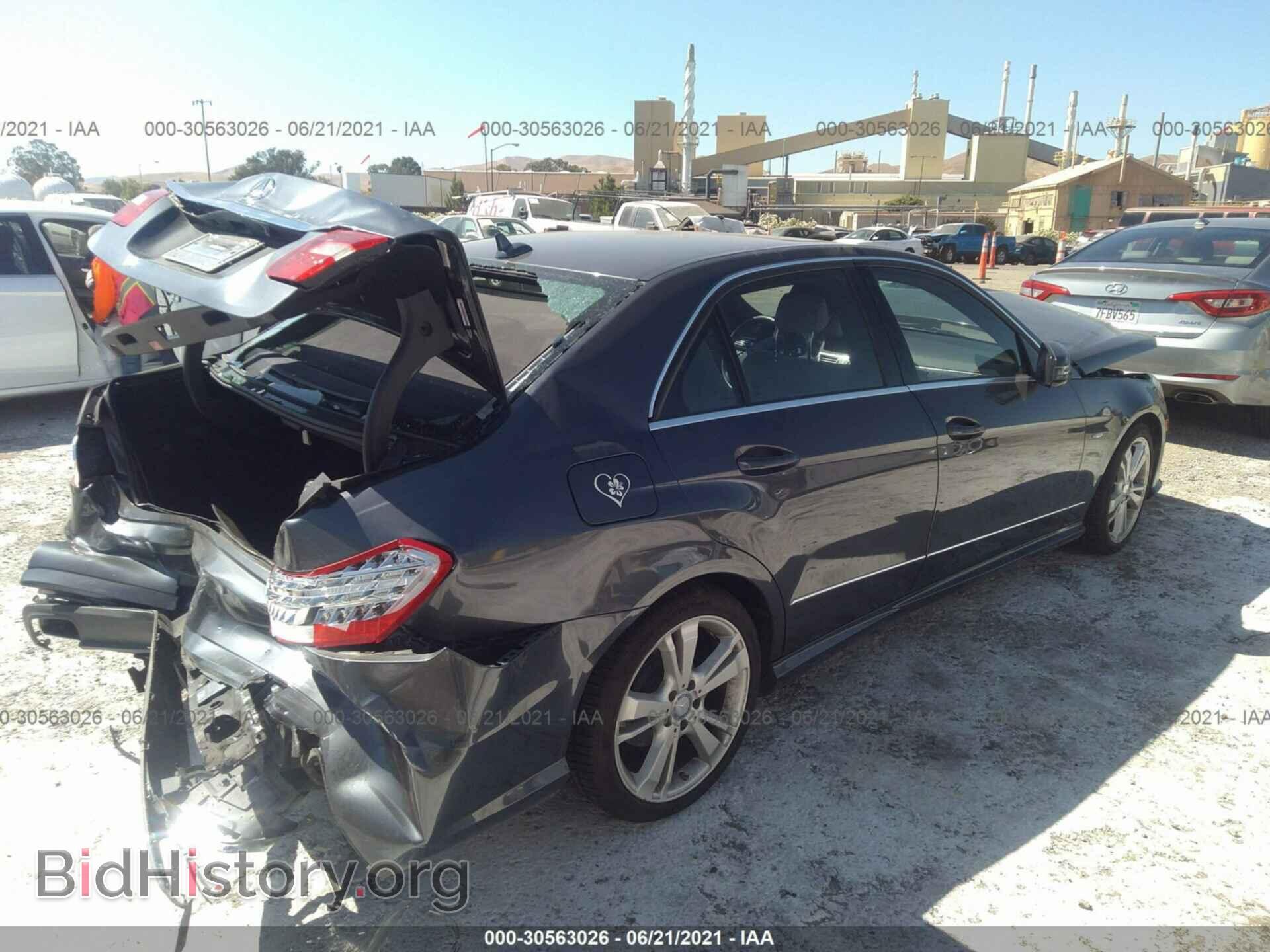 2012 MERCEDES-BENZ E-CLASS - VIN: WDDHF5KB2CA534957 - Фото 4