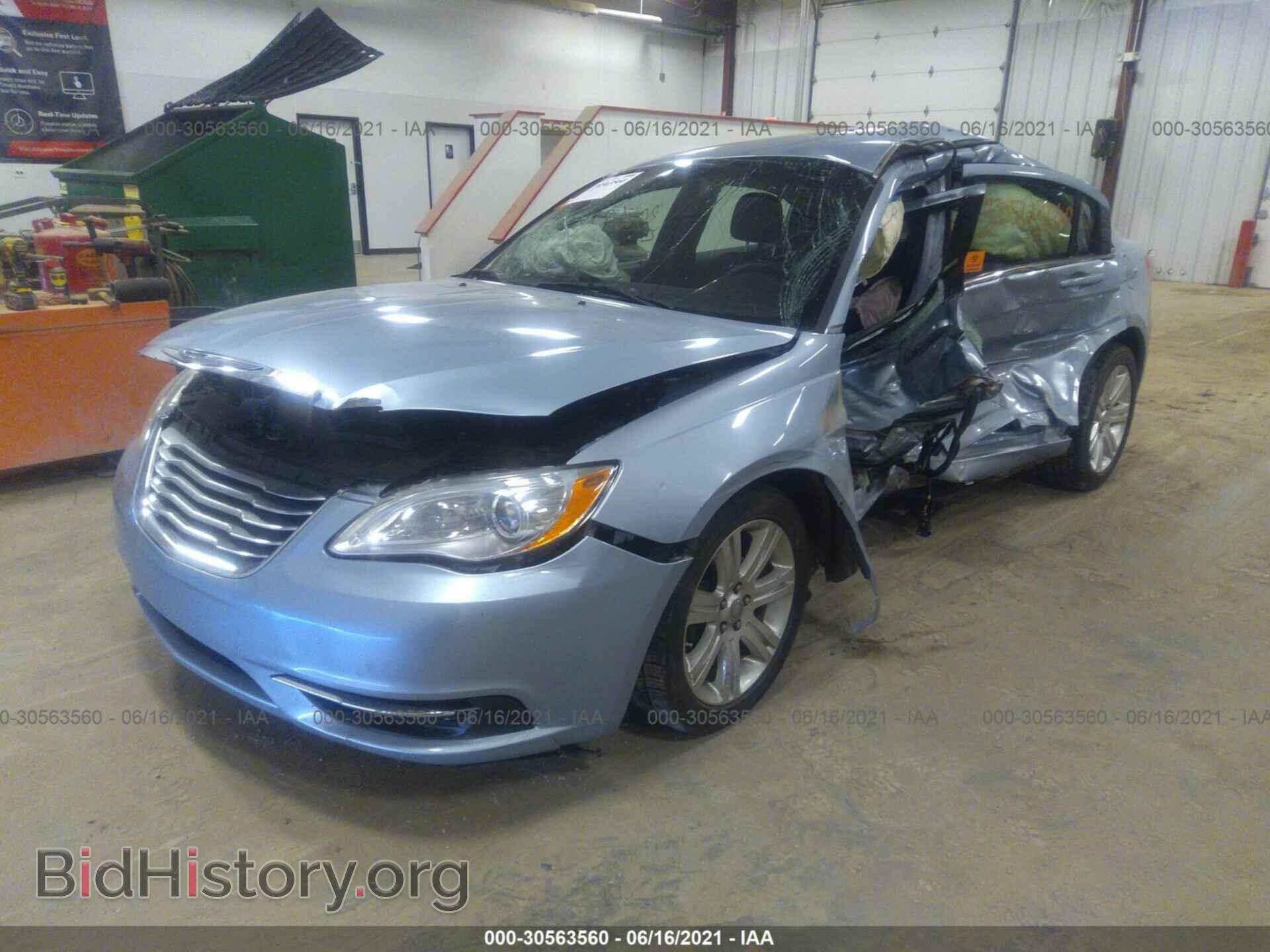 2012 CHRYSLER 200 - VIN: 1C3CCBAG6CN228463 - Фото 2