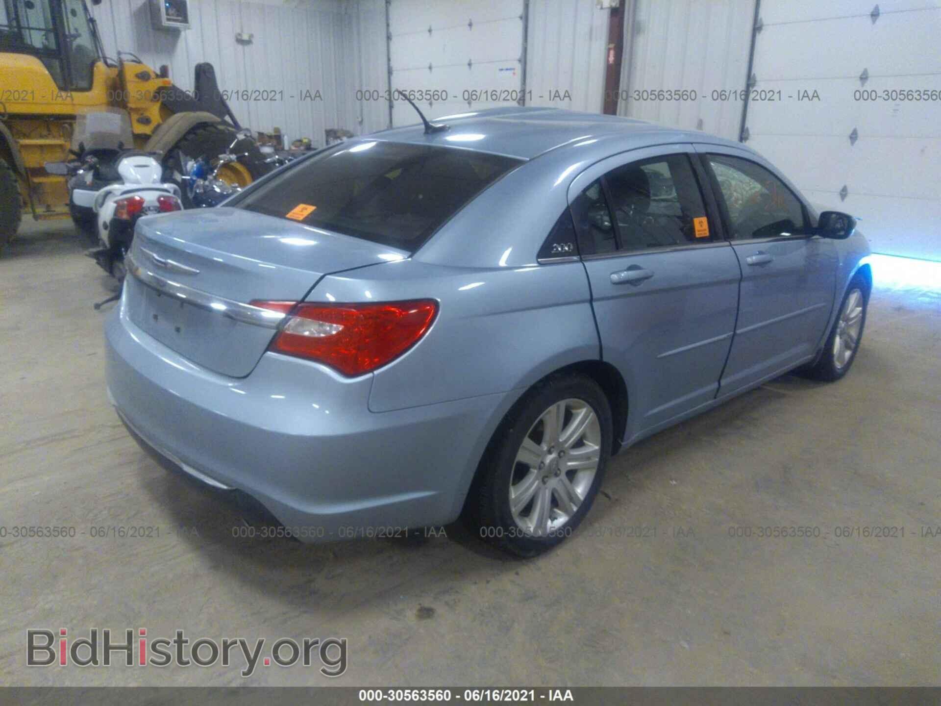 2012 CHRYSLER 200 - VIN: 1C3CCBAG6CN228463 - Фото 4