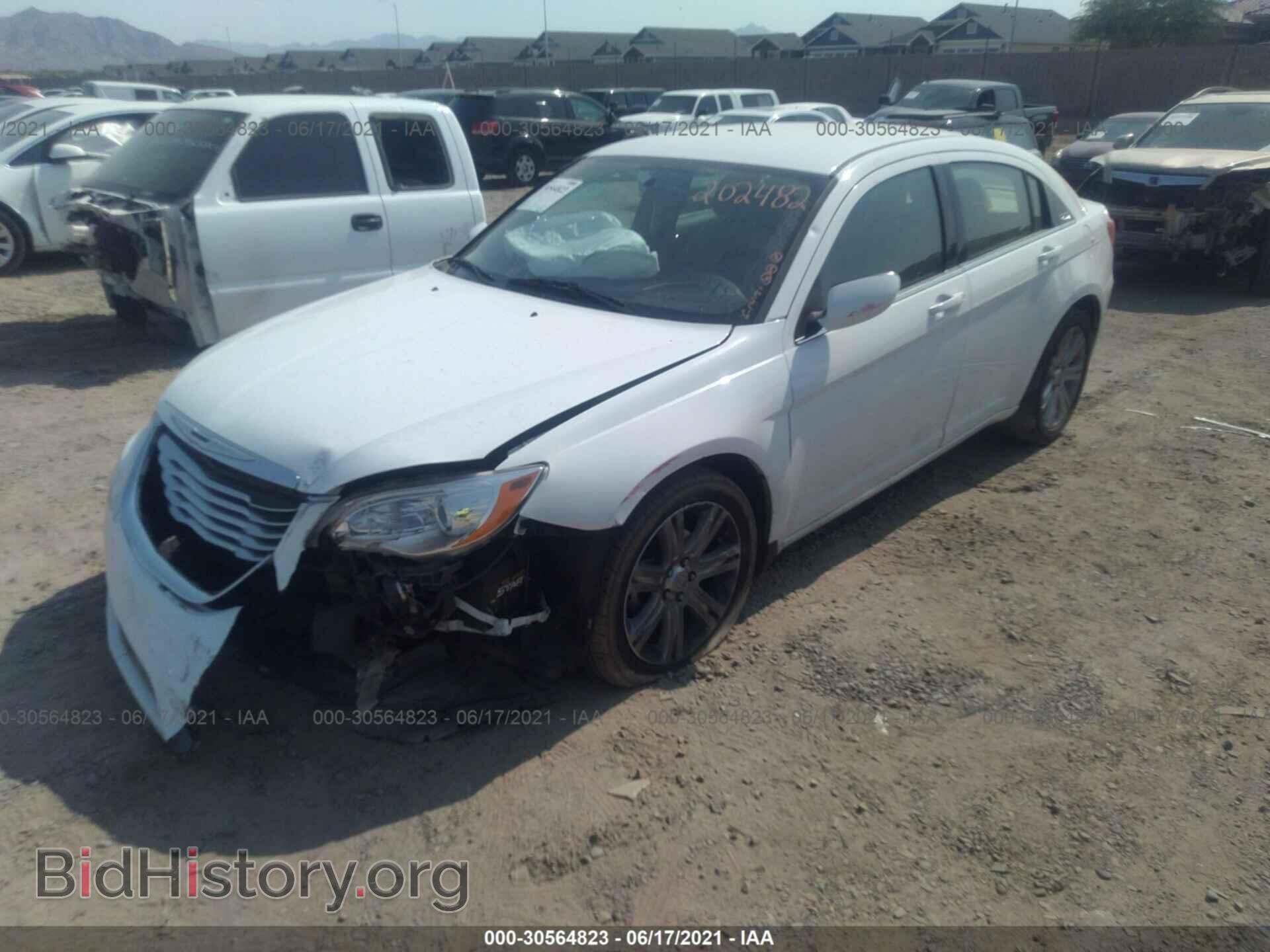 2012 CHRYSLER 200 - VIN: 1C3CCBBG4CN160548 - Фото 2