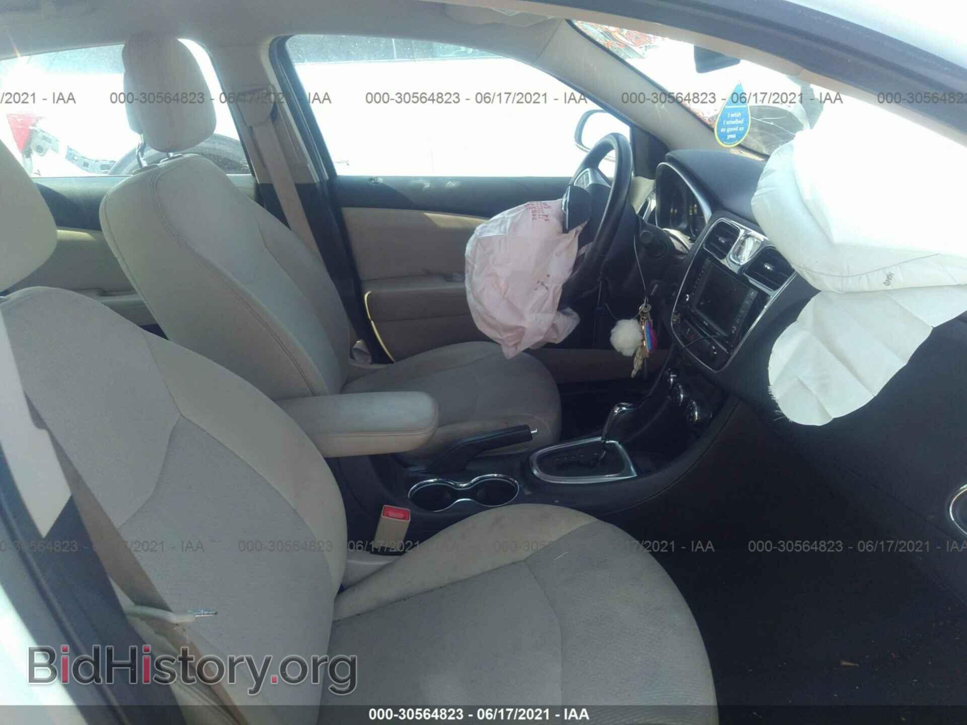 2012 CHRYSLER 200 - VIN: 1C3CCBBG4CN160548 - Фото 5