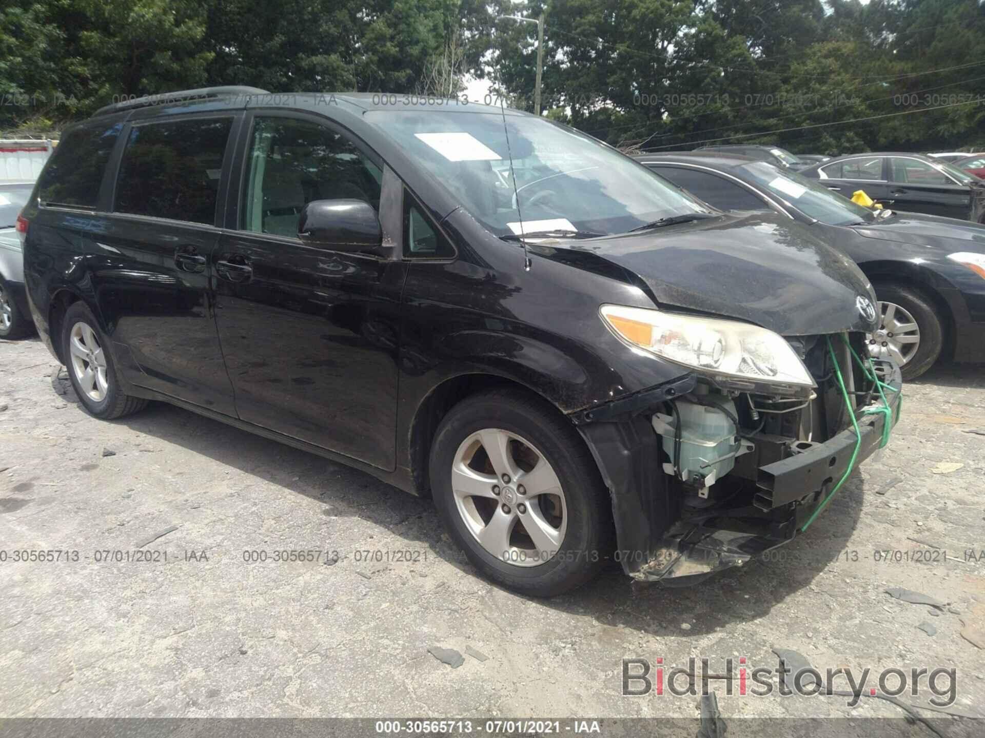 Фотография 5TDKK3DC6BS096600 - TOYOTA SIENNA 2011