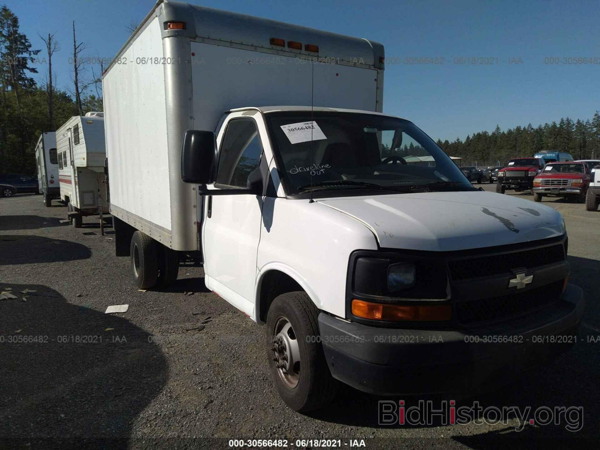 Photo 1GBHG31C991177991 - CHEVROLET EXPRESS COMMERCIAL 2009