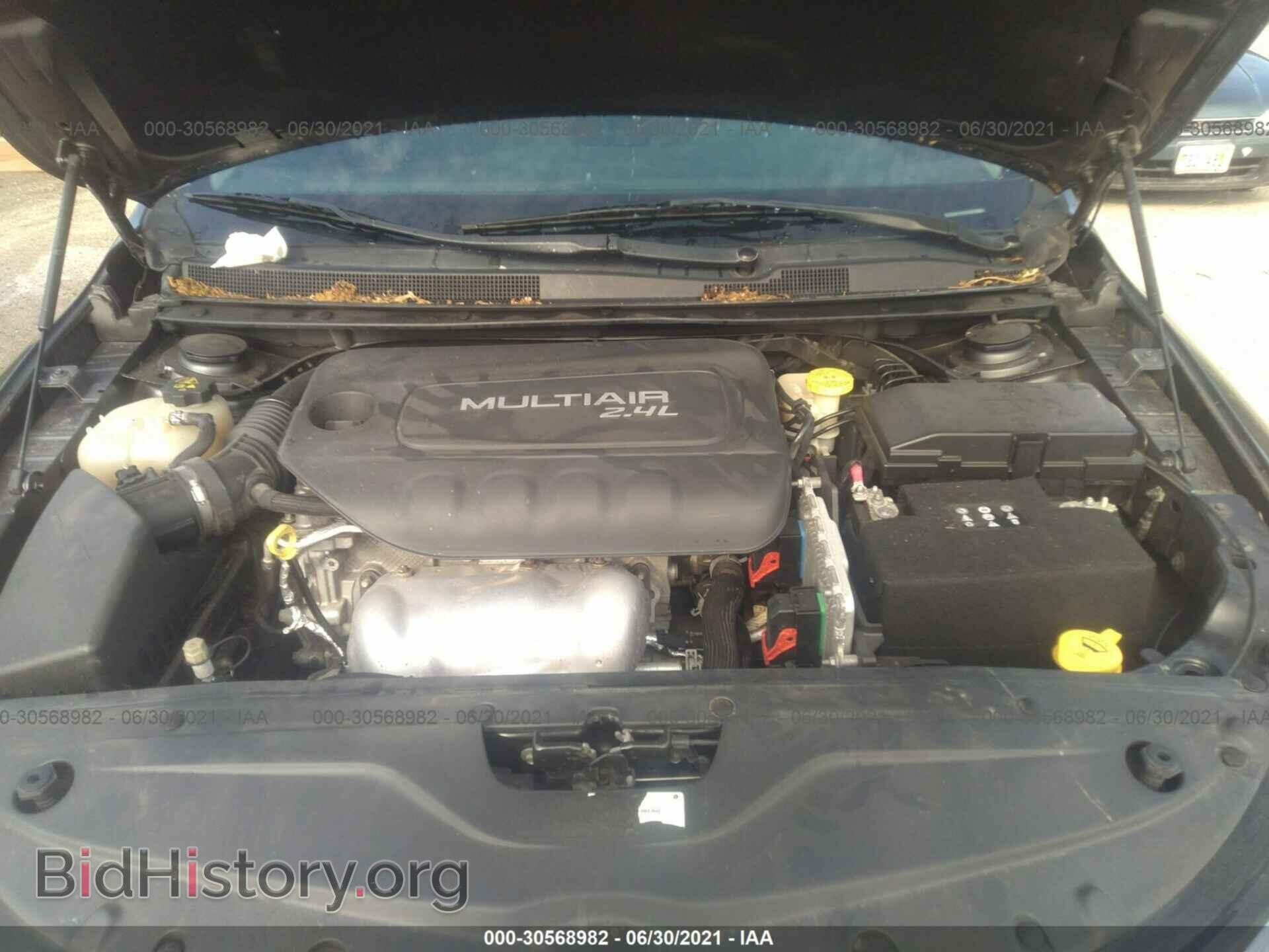 2016 CHRYSLER 200 - VIN: 1C3CCCAB5GN159247 - Photo 10