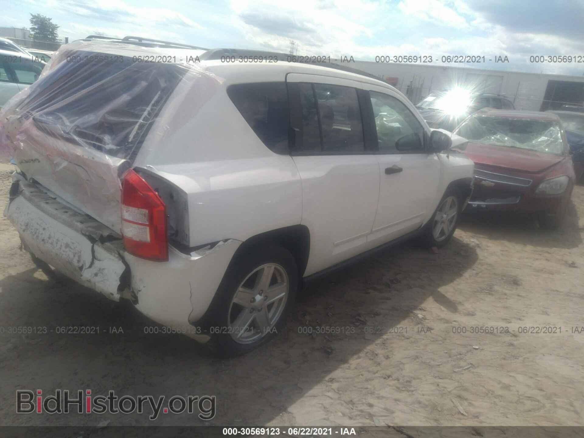 2008 JEEP COMPASS - VIN: 1J8FF47W98D734823 - Фото 4