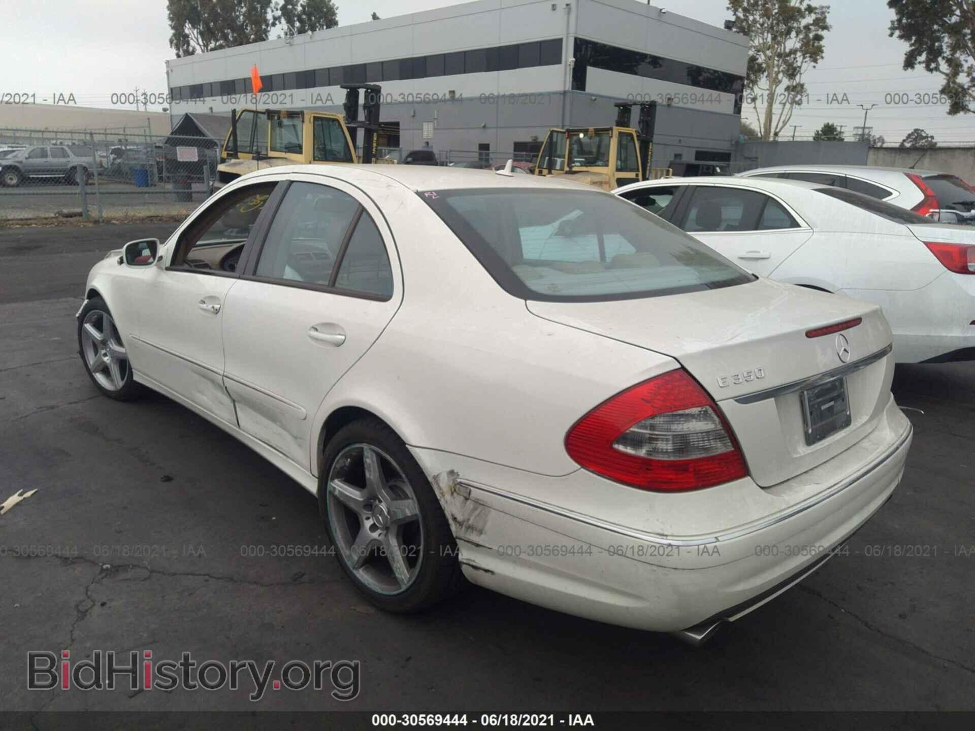2009 MERCEDES-BENZ E-CLASS - VIN: WDBUF56X09B368972 - Фото 3