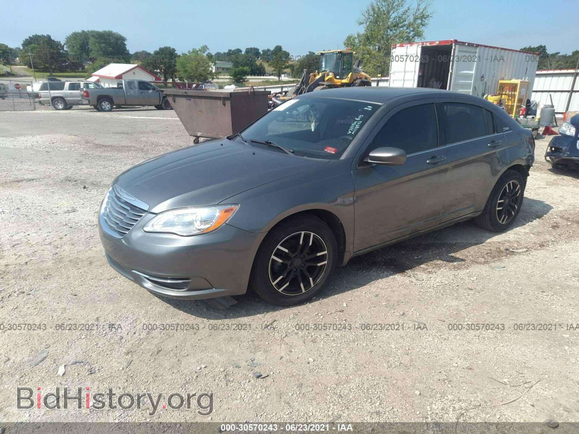 2013 CHRYSLER 200 - VIN: 1C3CCBAB6DN733439 - Photo 2