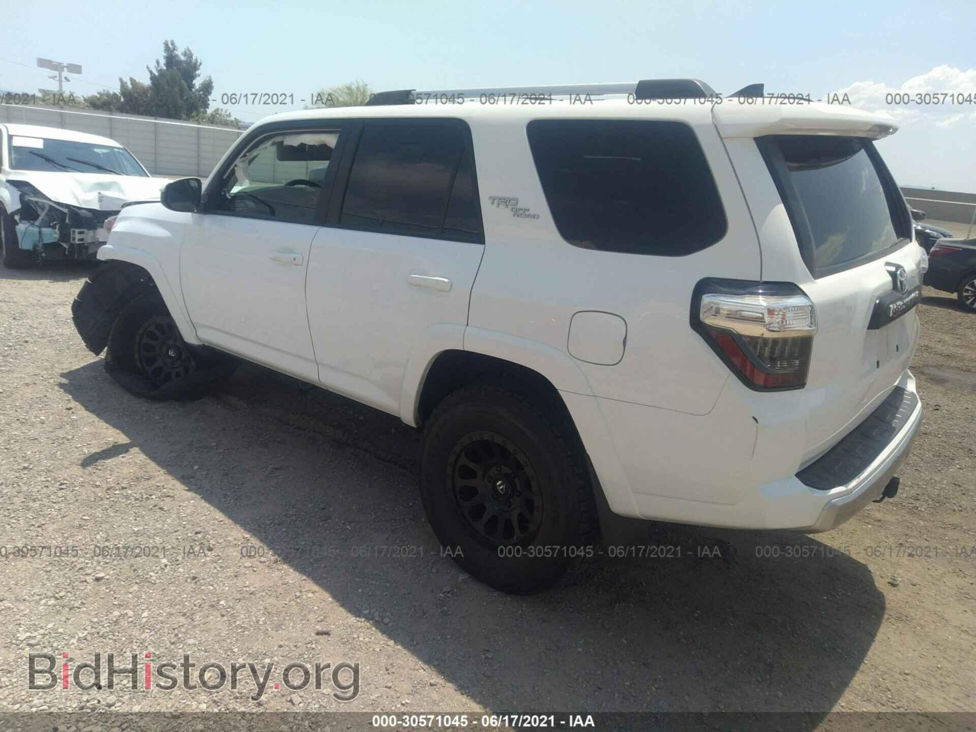 2018 TOYOTA 4RUNNER - VIN: JTEBU5JR6J5531145 - Фото 3
