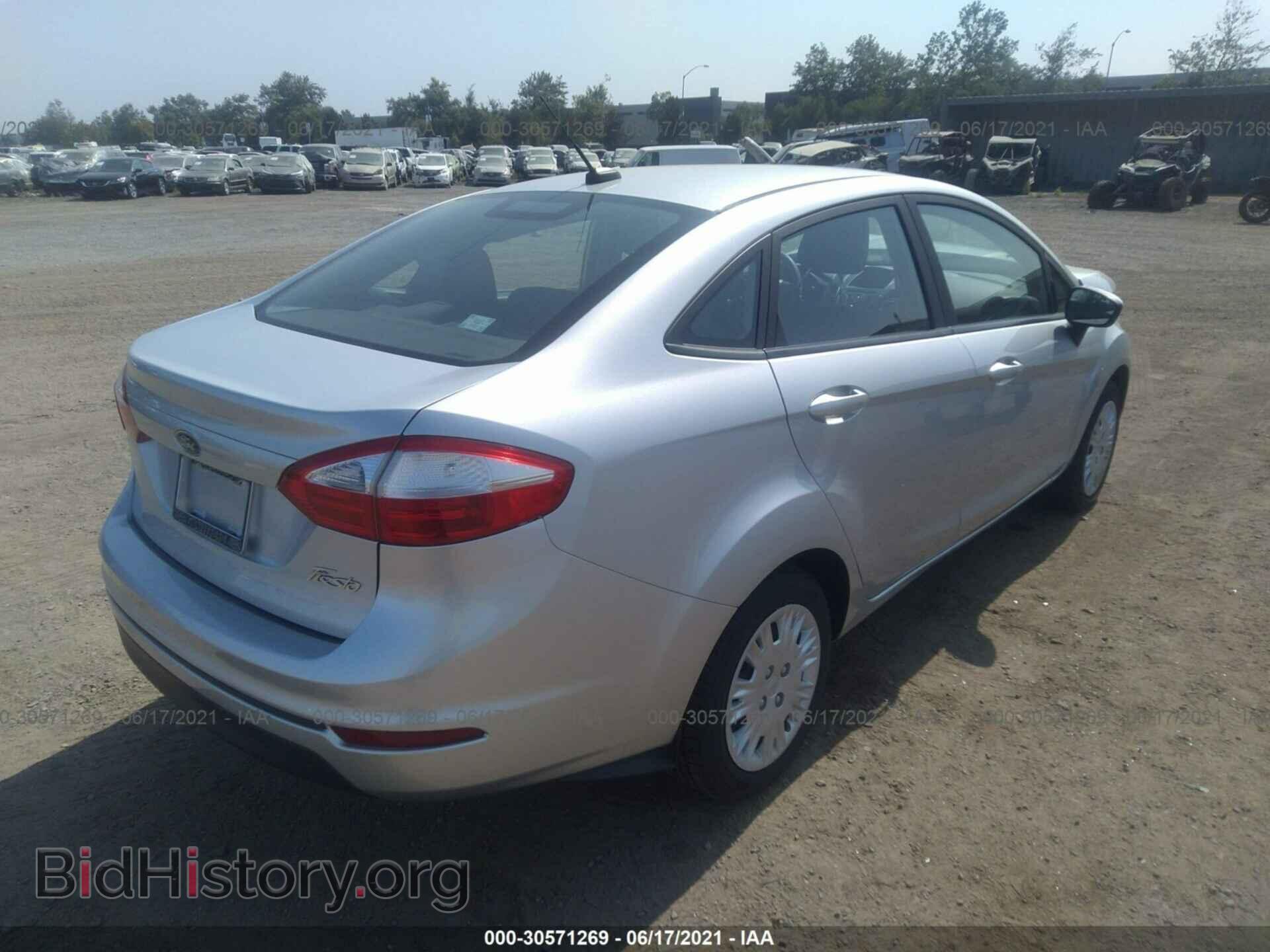 2017 FORD FIESTA - VIN: 3FADP4AJXHM104327 - Фото 4