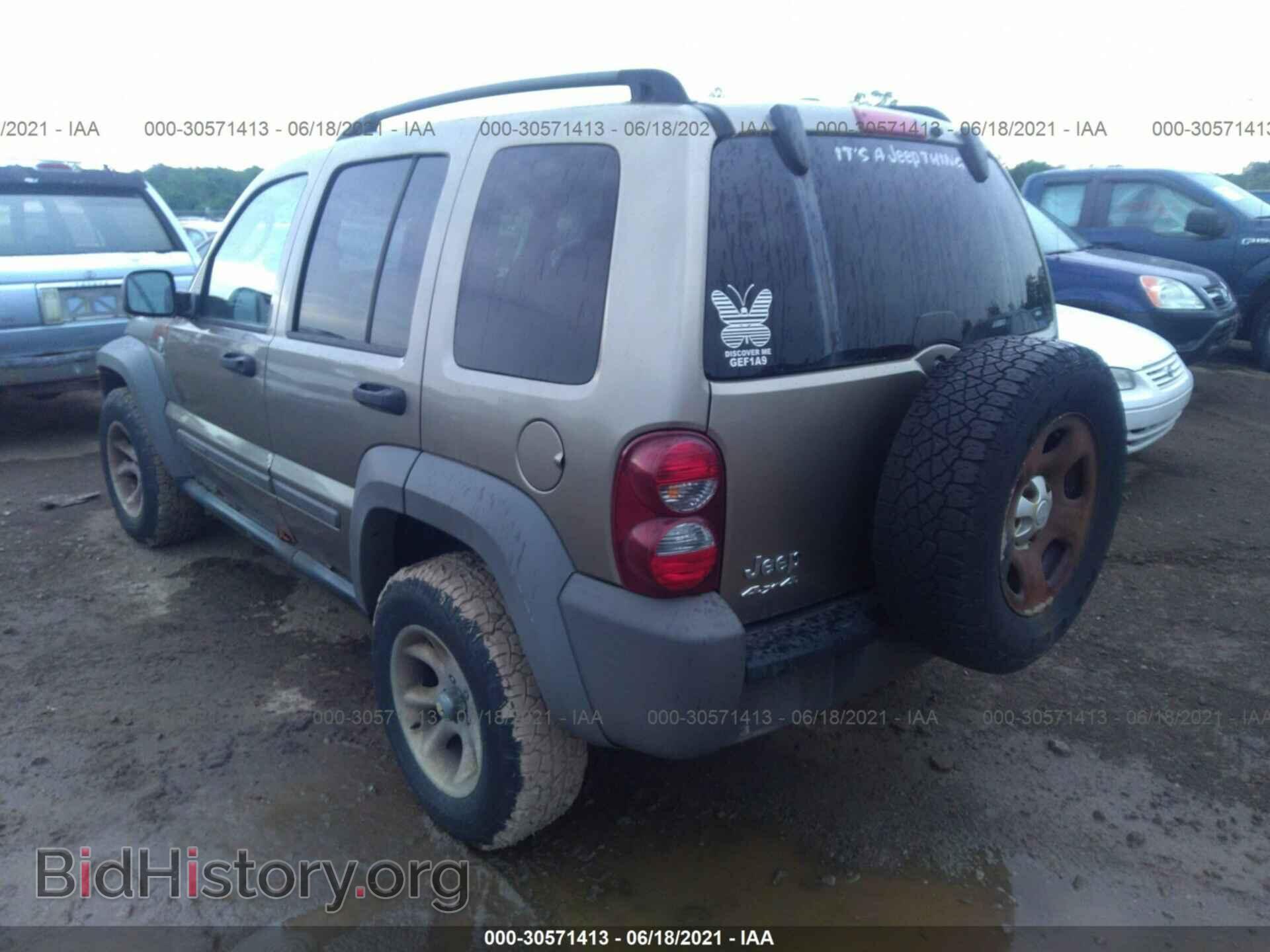 2006 JEEP LIBERTY - VIN: 1J4GL48K16W200436 - Фото 3