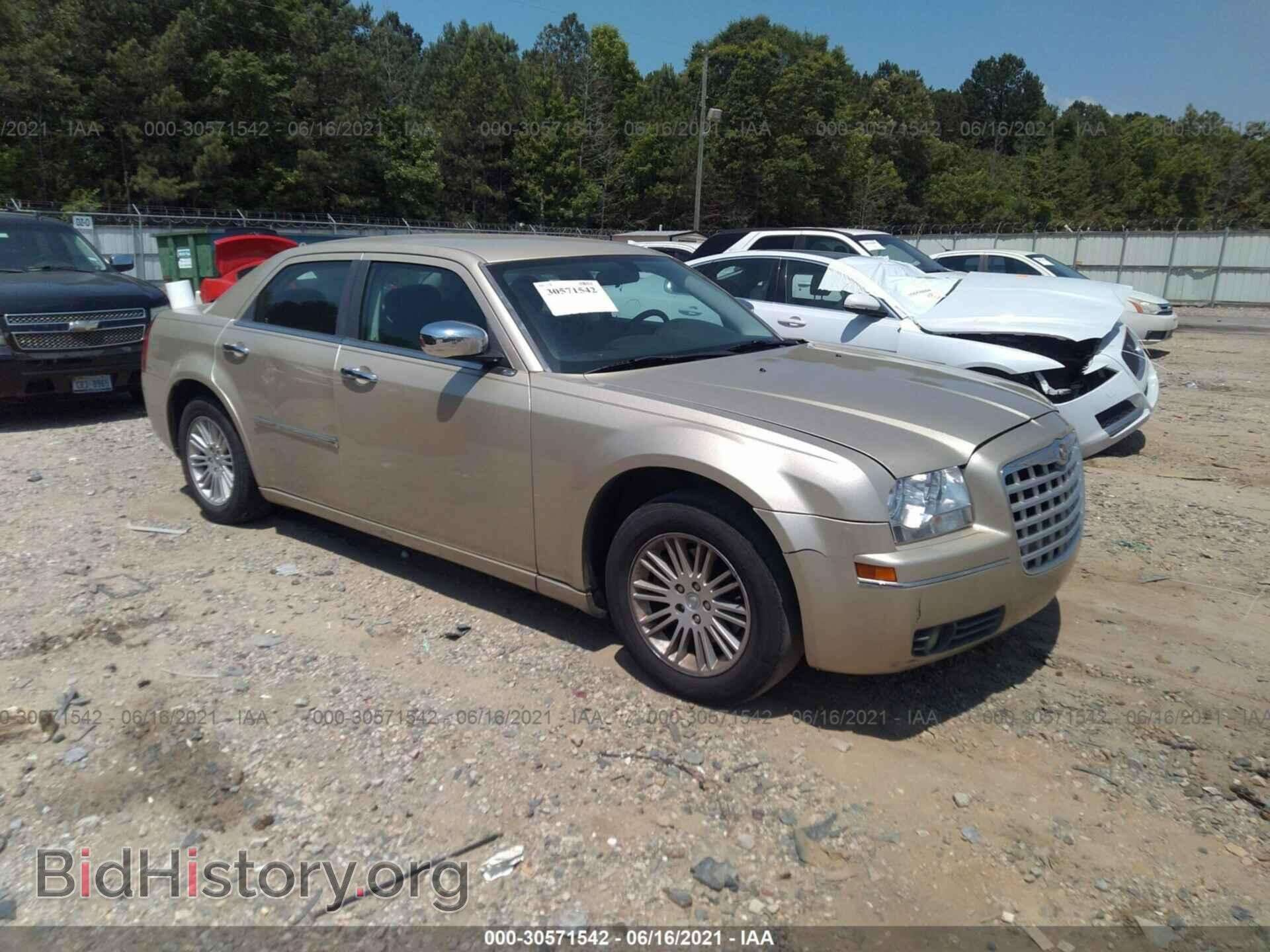 Photo 2C3CA5CV8AH206330 - CHRYSLER 300 2010