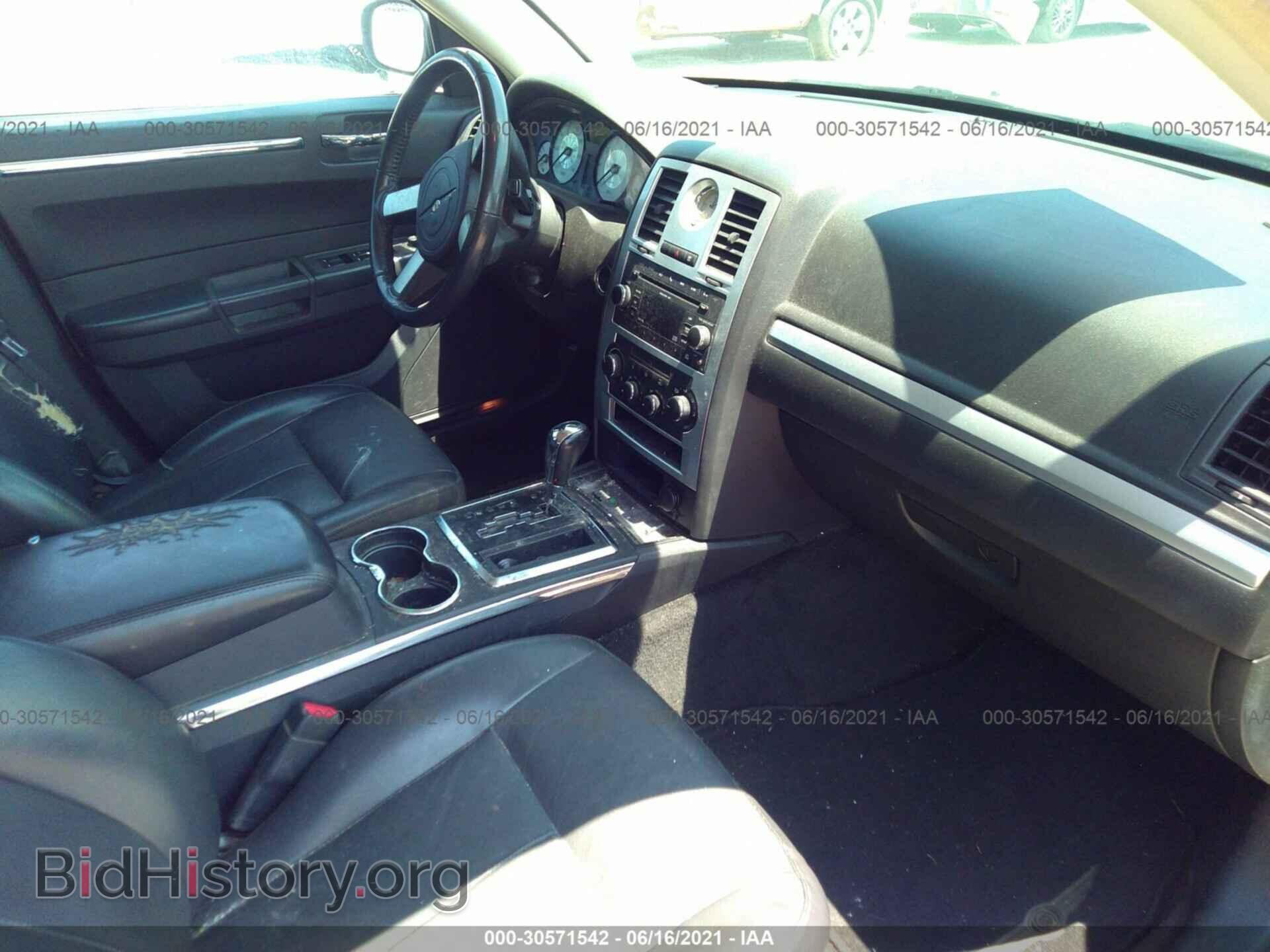 2010 CHRYSLER 300 - VIN: 2C3CA5CV8AH206330 - Фото 5