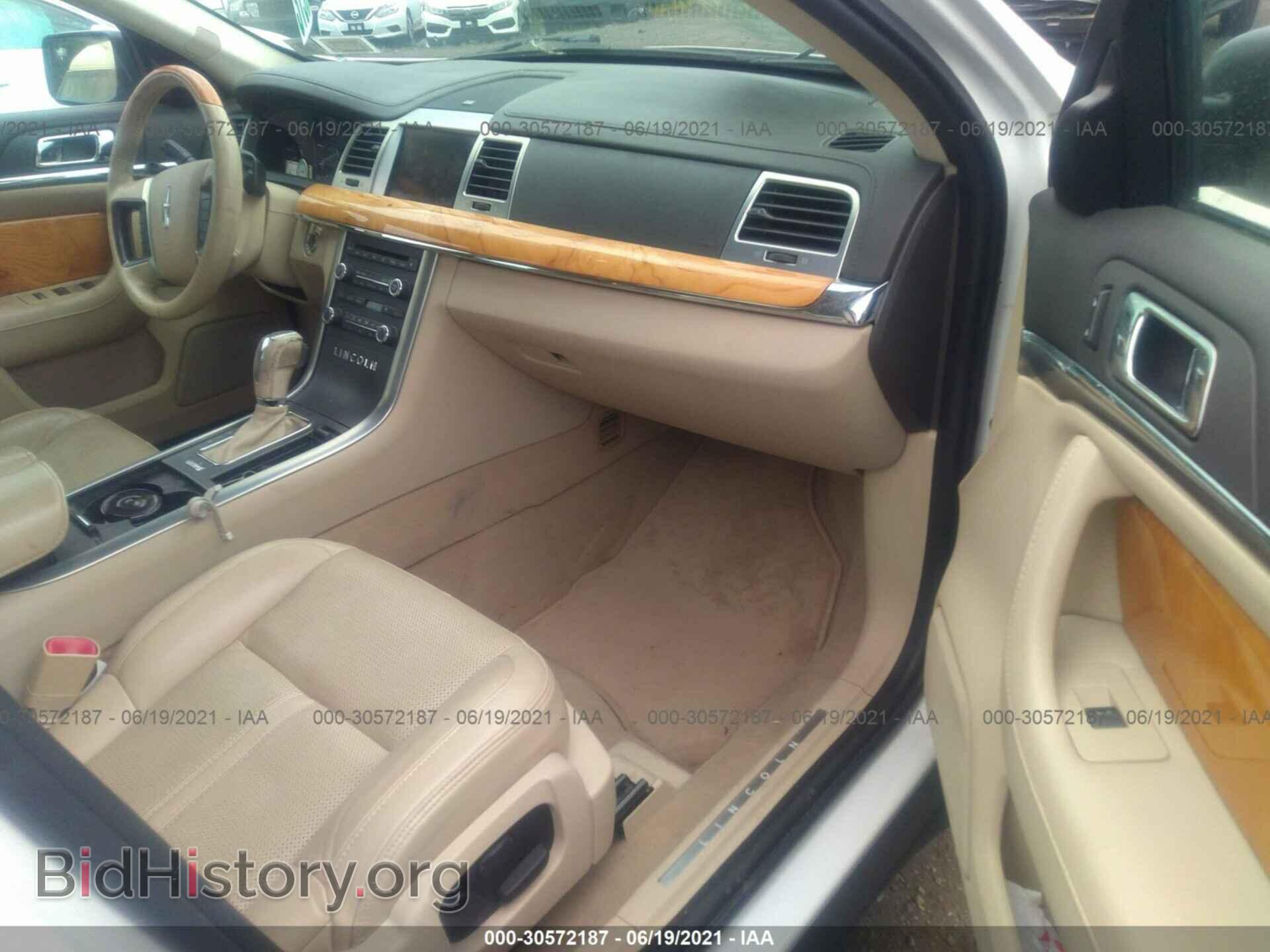 2010 LINCOLN MKS - VIN: 1LNHL9FT0AG611733 - Фото 5