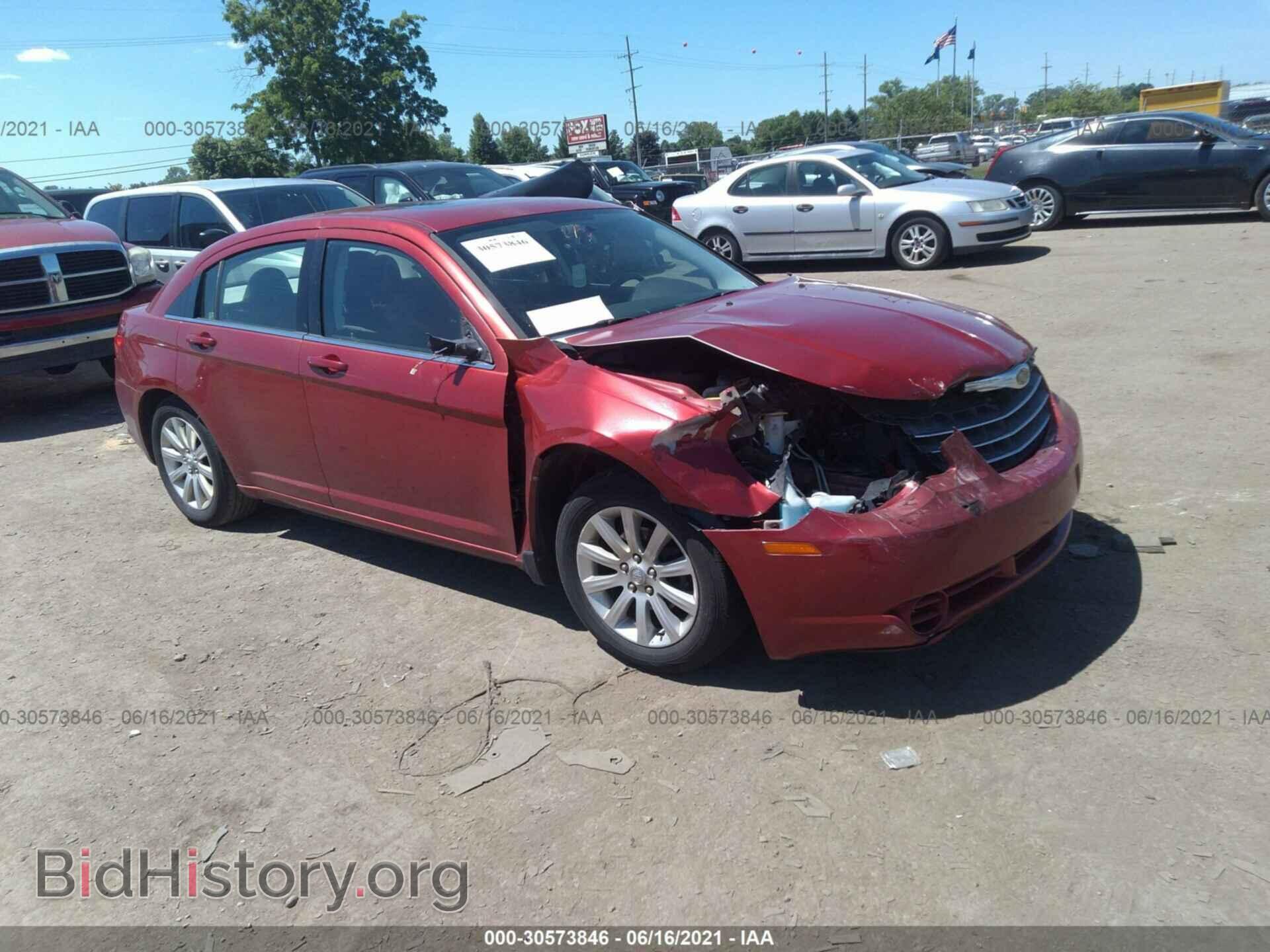 Photo 1C3CC5FB4AN110570 - CHRYSLER SEBRING 2010