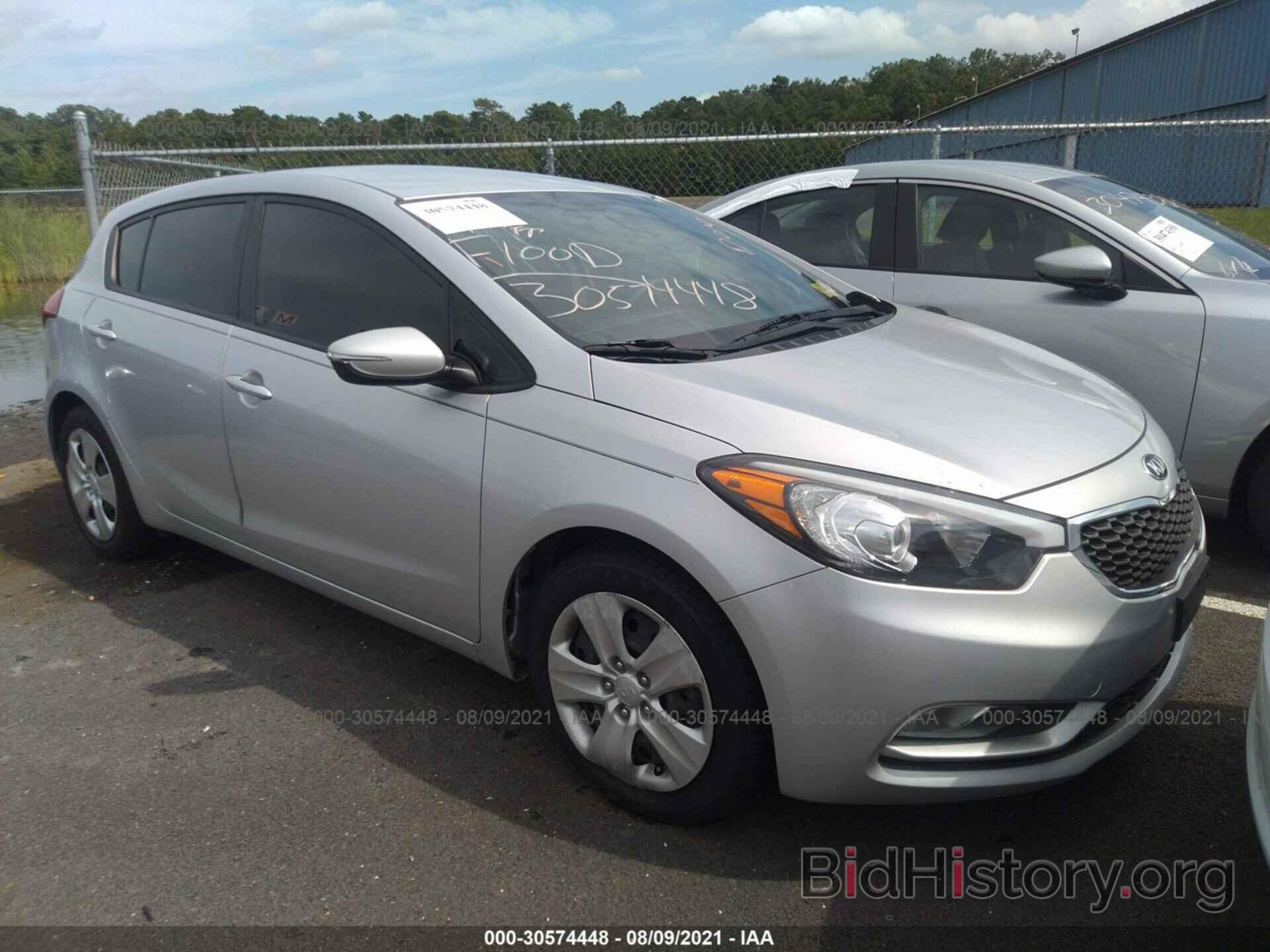 Photo KNAFK5A86G5623803 - KIA FORTE 5-DOOR 2016