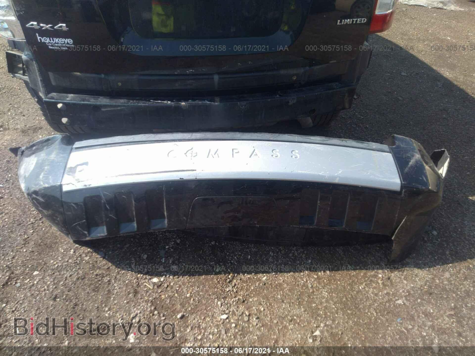 2009 JEEP COMPASS - VIN: 1J4FF57B69D121631 - Photo 12