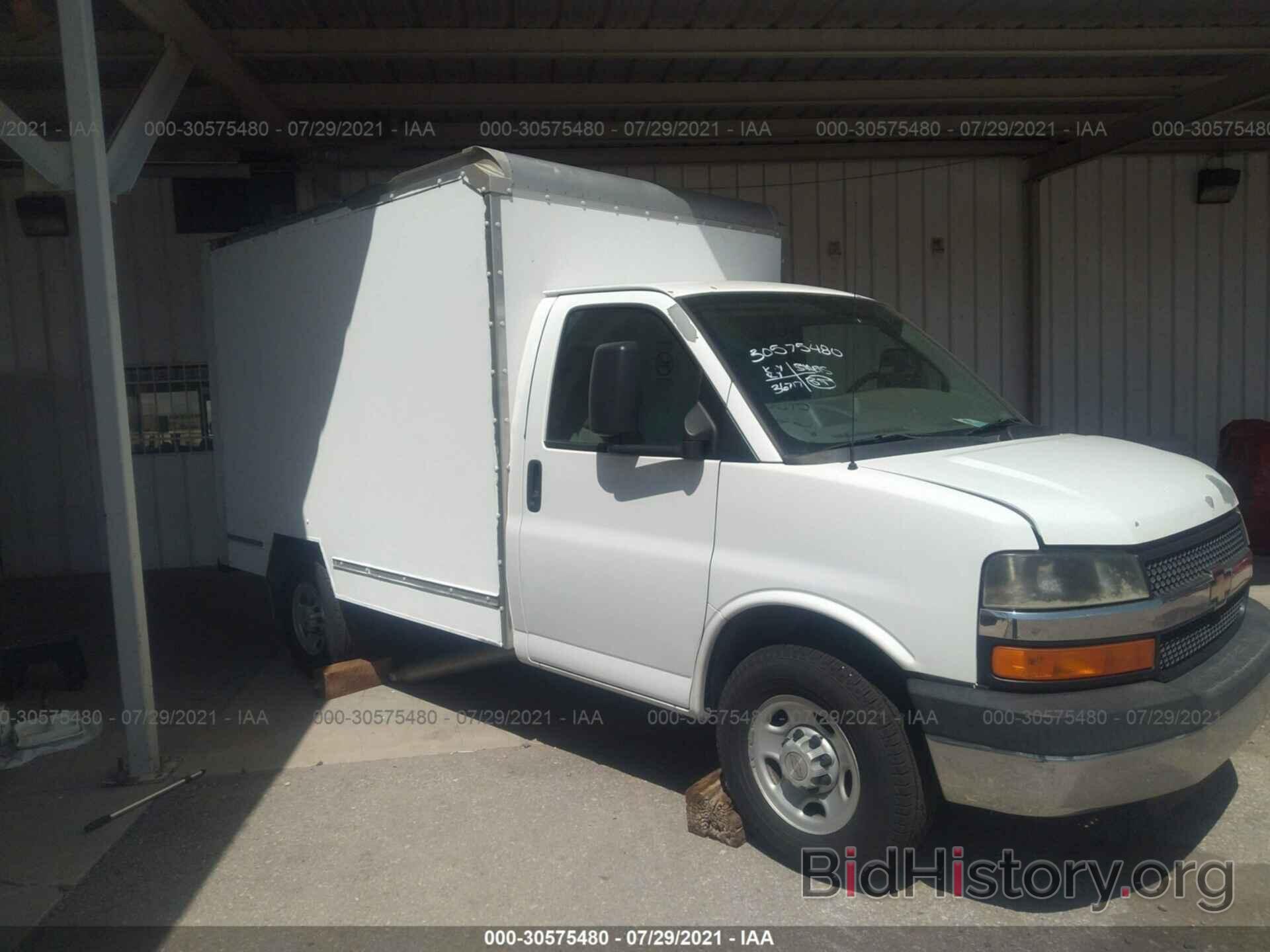 Photo 1GBHG31K881220884 - CHEVROLET EXPRESS COMMERCIAL 2008