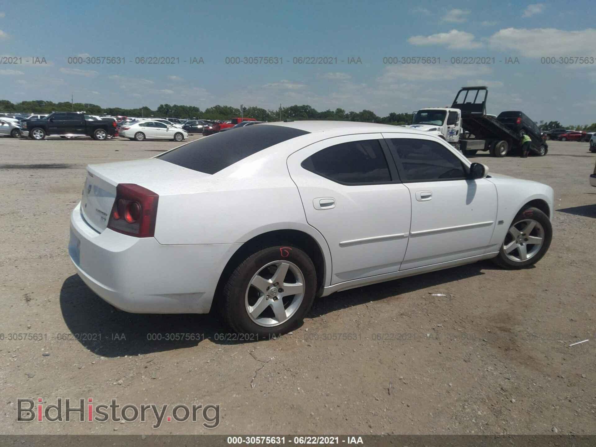 2010 DODGE CHARGER - VIN: 2B3CA3CV0AH266832 - Фото 4