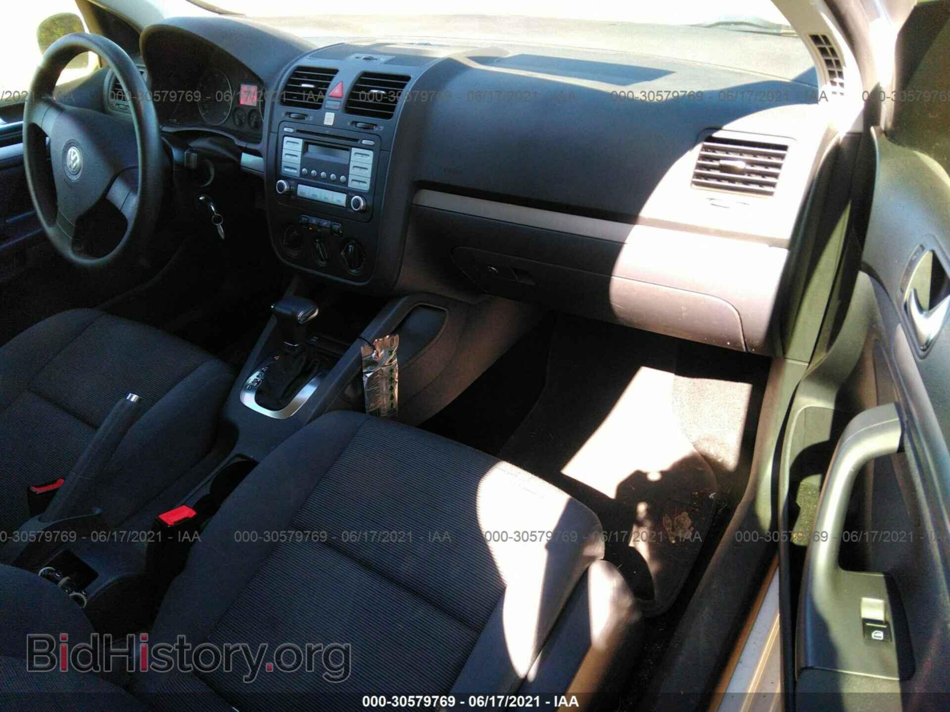 2009 VOLKSWAGEN RABBIT - VIN: WVWBB71K59W043643 - Фото 5