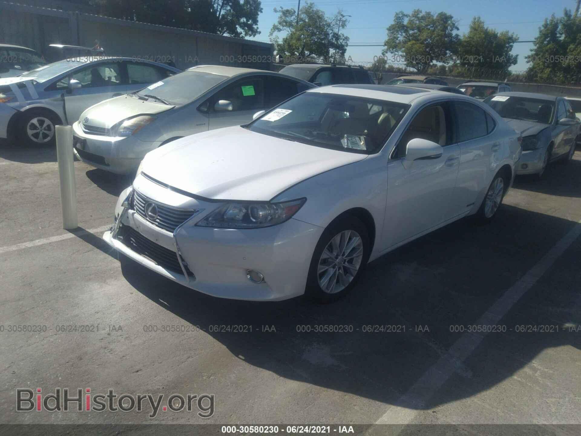 2013 LEXUS ES 300H - VIN: JTHBW1GG9D2010647 - Фото 2