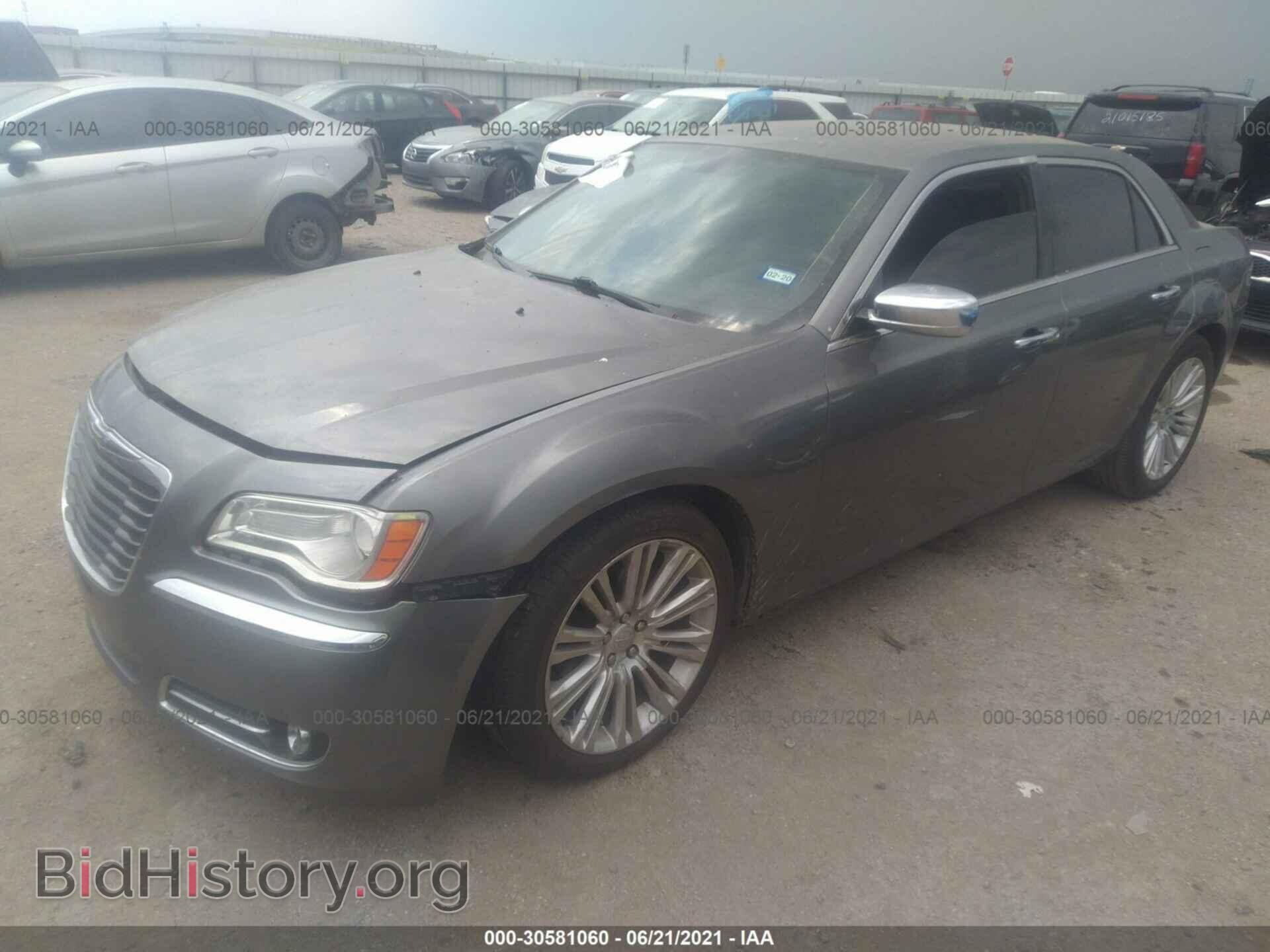 2011 CHRYSLER 300 - VIN: 2C3CA5CG7BH599501 - Фото 2