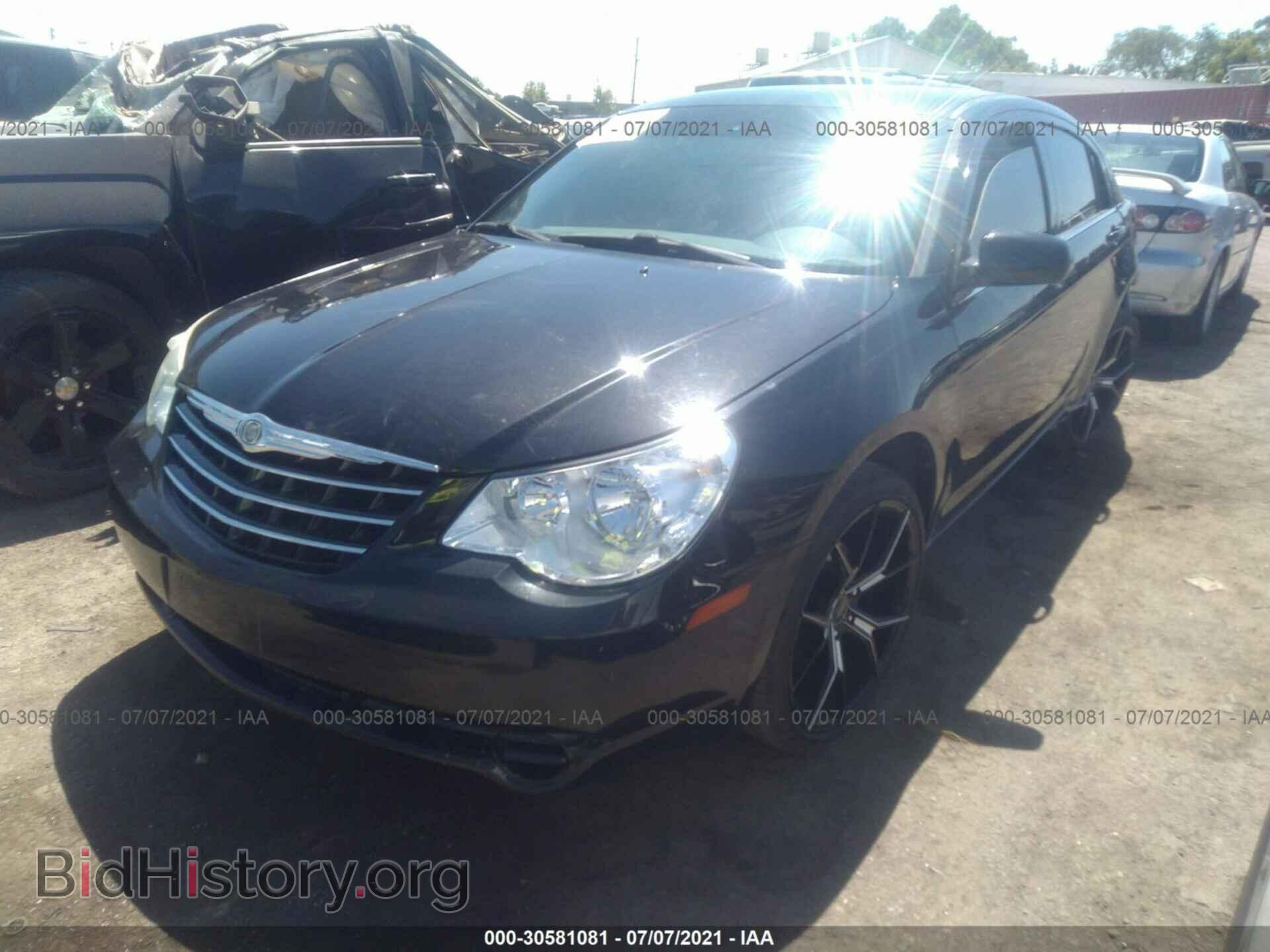 2010 CHRYSLER SEBRING - VIN: 1C3CC5FBXAN211175 - Фото 2