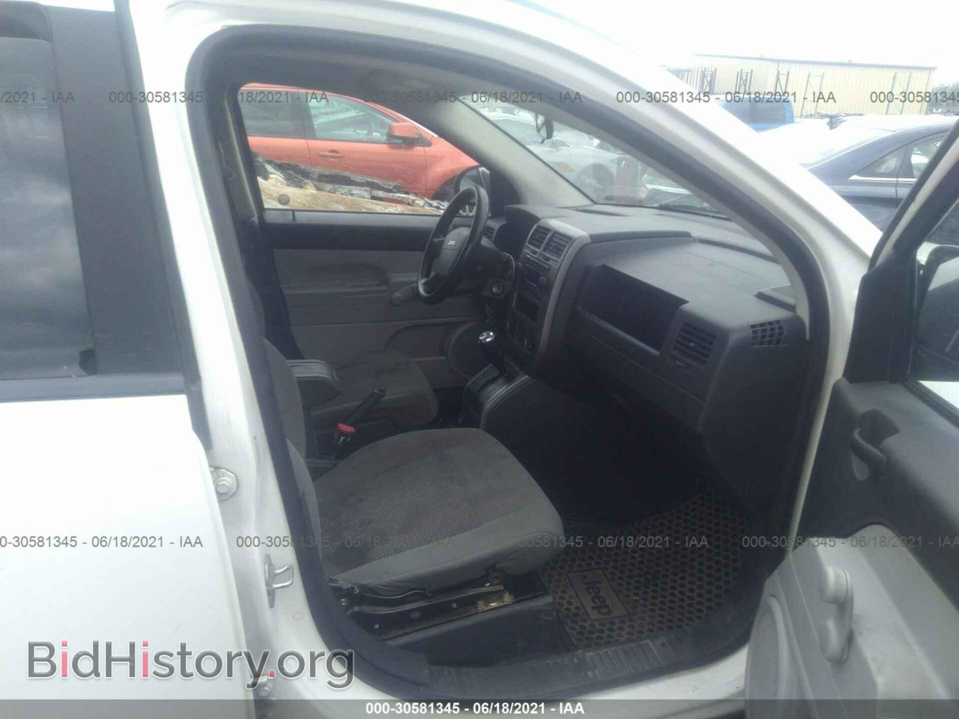 2007 JEEP COMPASS - VIN: 1J8FT470X7D386016 - Фото 5