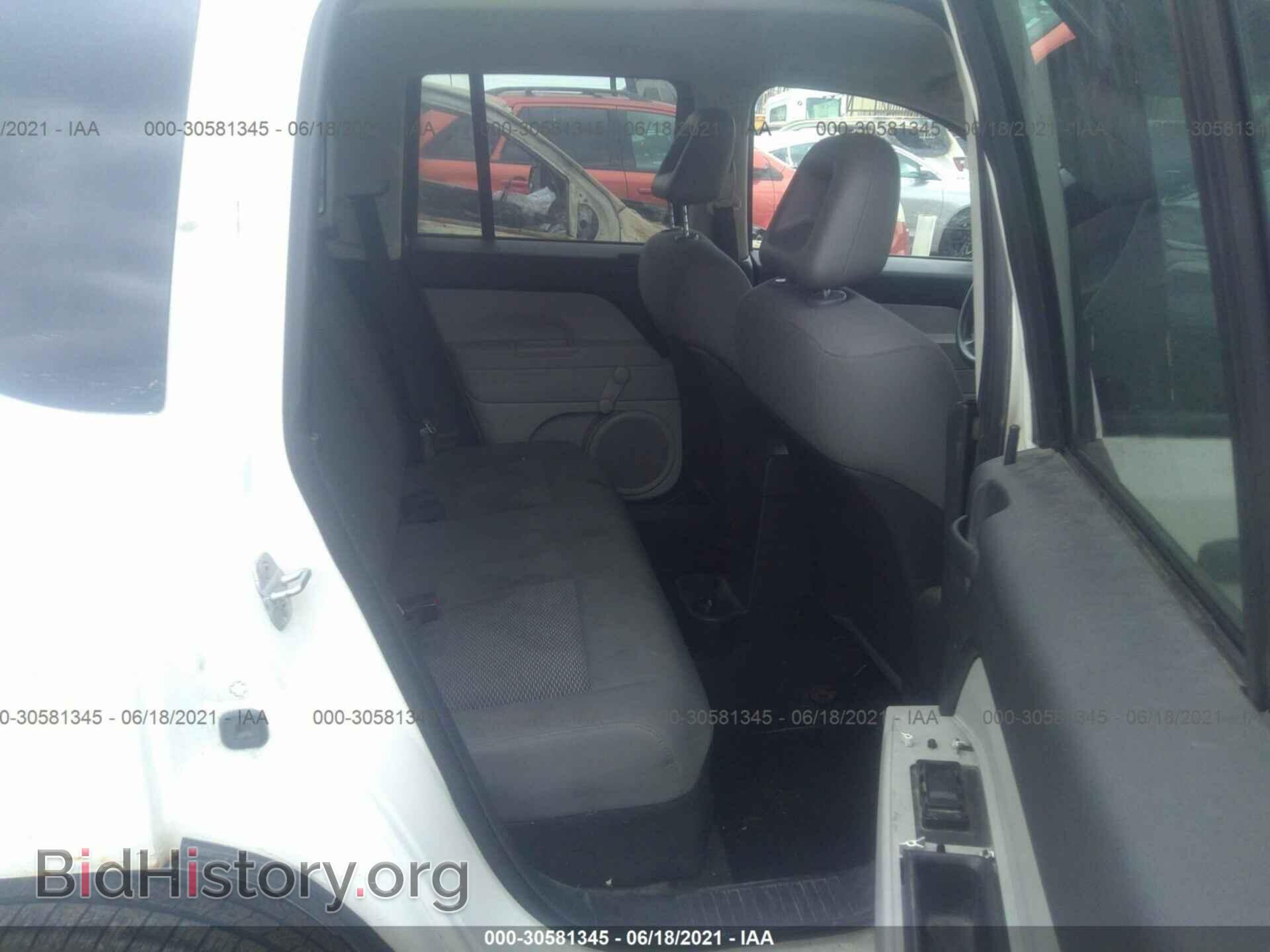 2007 JEEP COMPASS - VIN: 1J8FT470X7D386016 - Фото 8