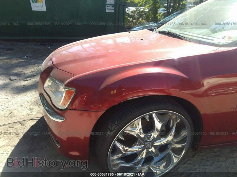 2012 Chrysler 300 (VIN 2C3CCAAGXCH132970) — photo 6 of 12