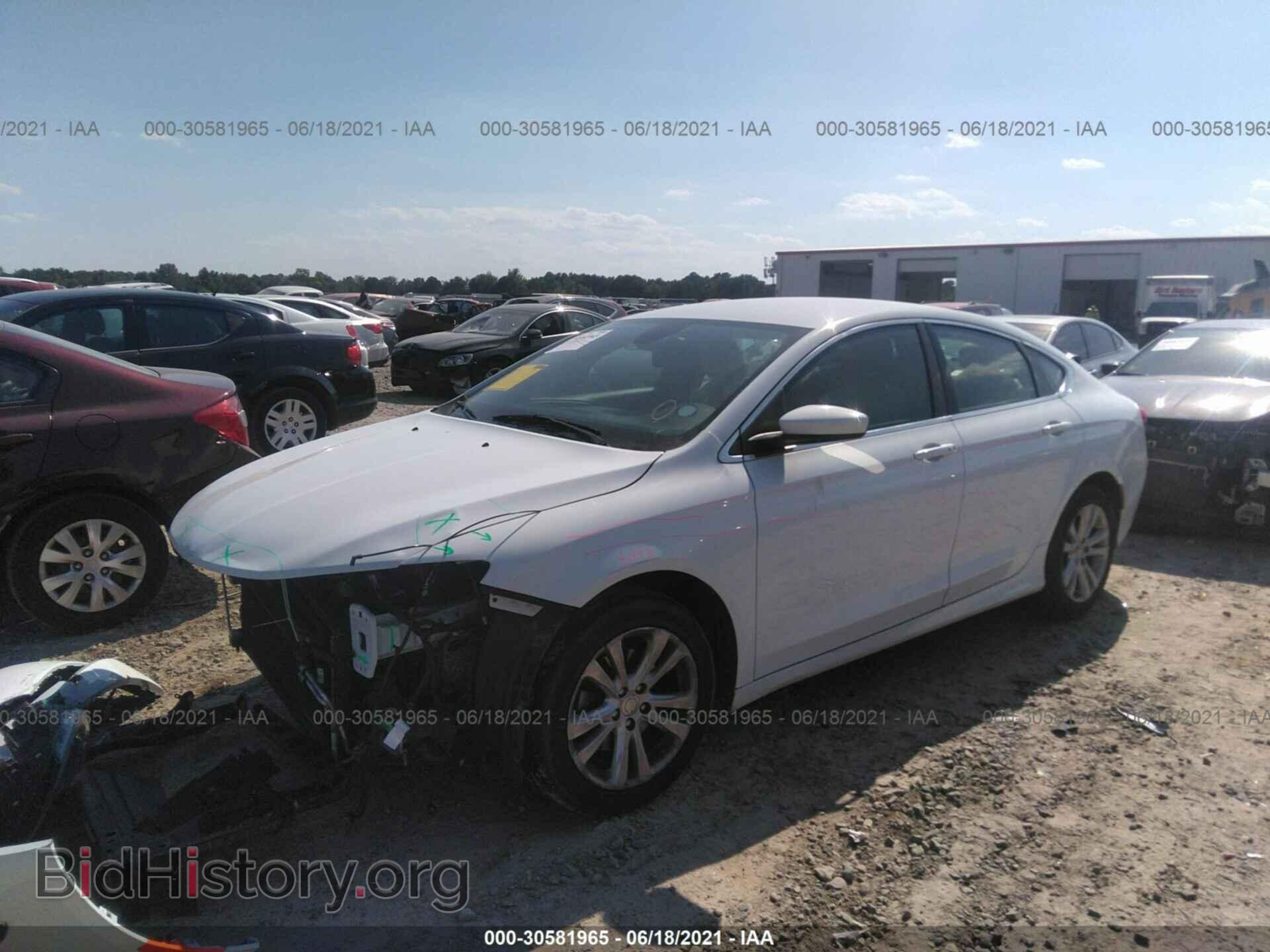 2015 CHRYSLER 200 - VIN: 1C3CCCAB2FN607099 - Фото 2