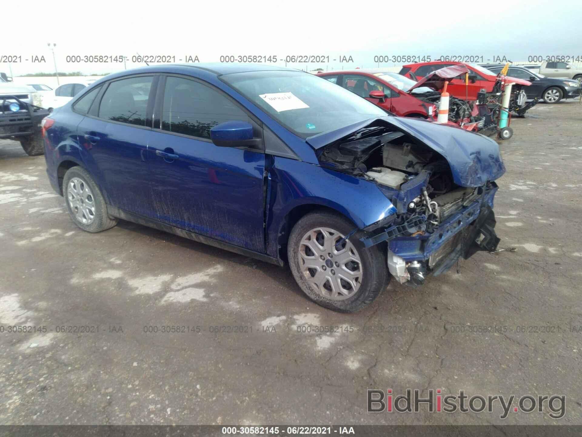 Photo 1FAHP3F2XCL355033 - FORD FOCUS 2012
