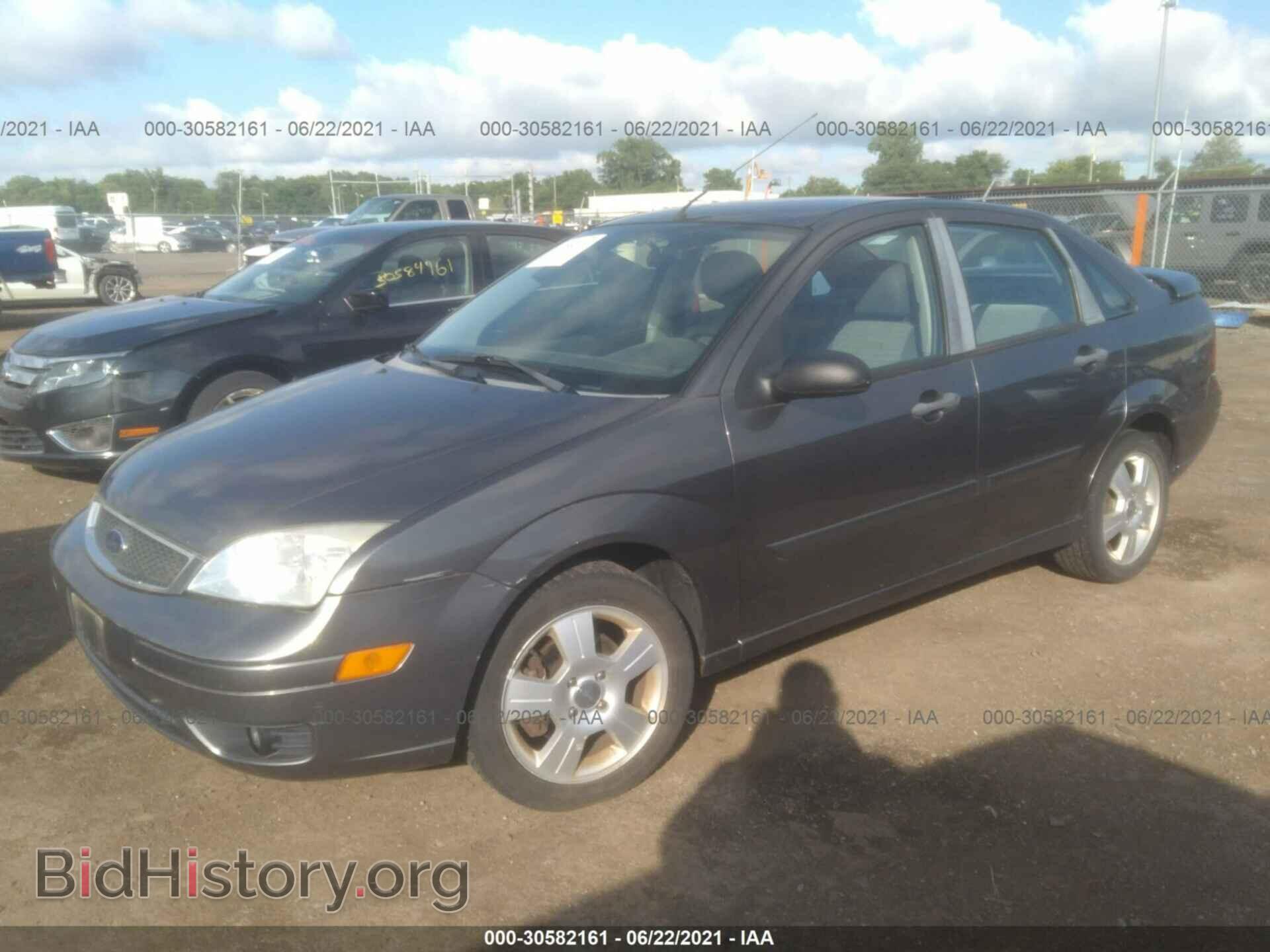 2007 FORD FOCUS - VIN: 1FAHP34N97W352738 - Фото 2